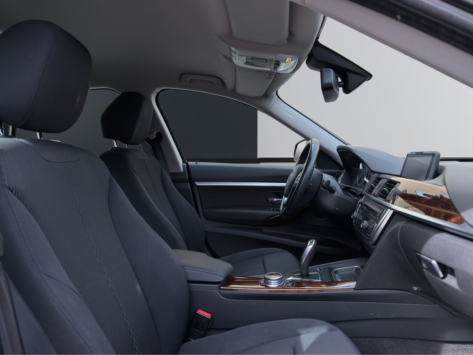 BMW 320i xDrive Gran Turismo-image-13