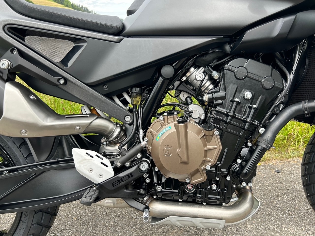 HUSQVARNA Svartpilen 801-image-2