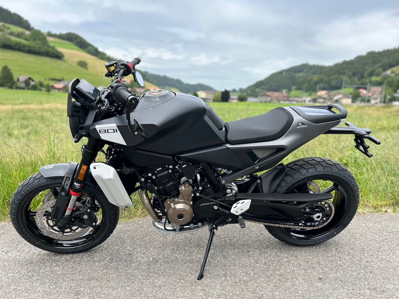 HUSQVARNA Svartpilen 801-image-4
