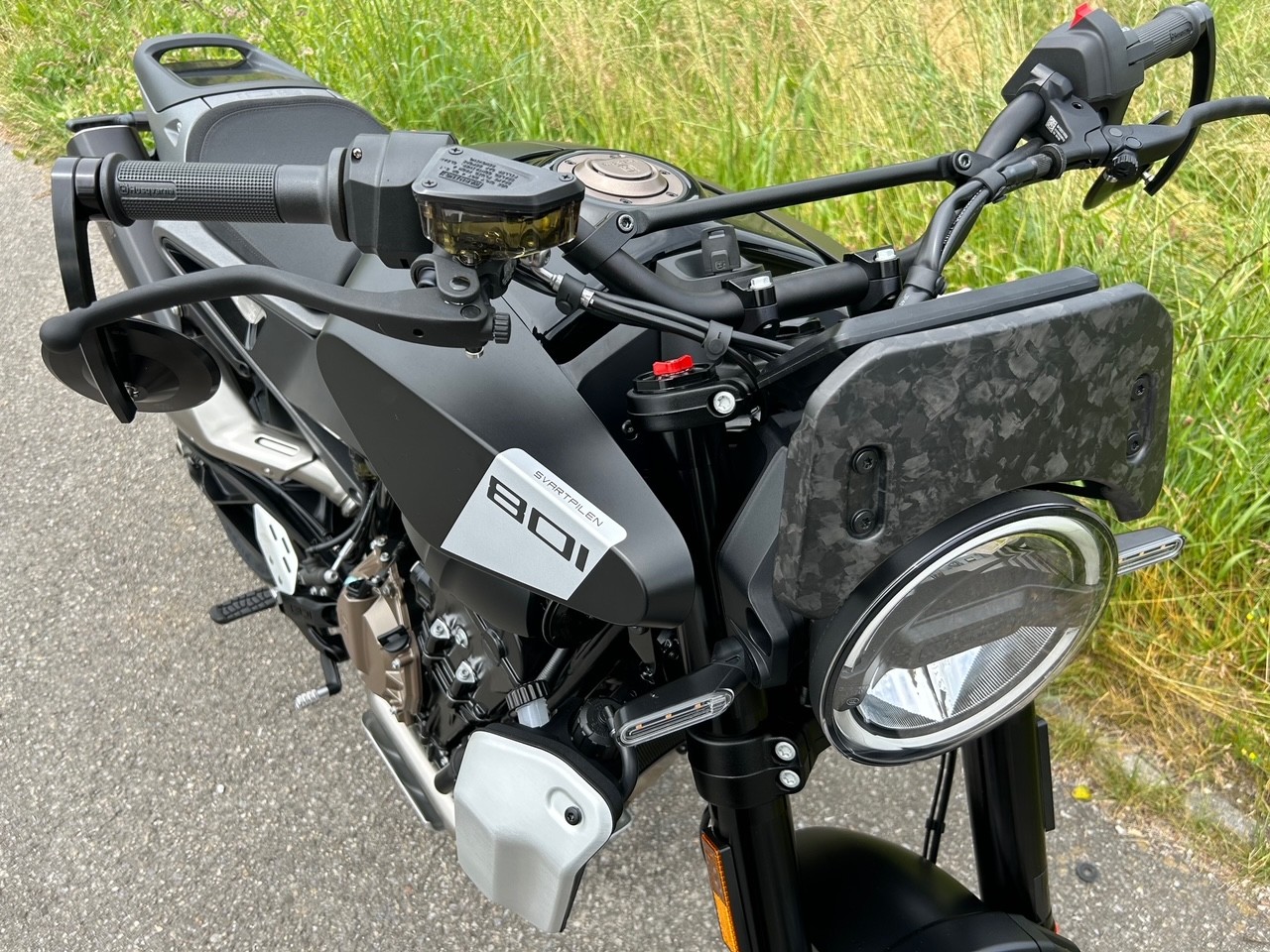 HUSQVARNA Svartpilen 801-image-1