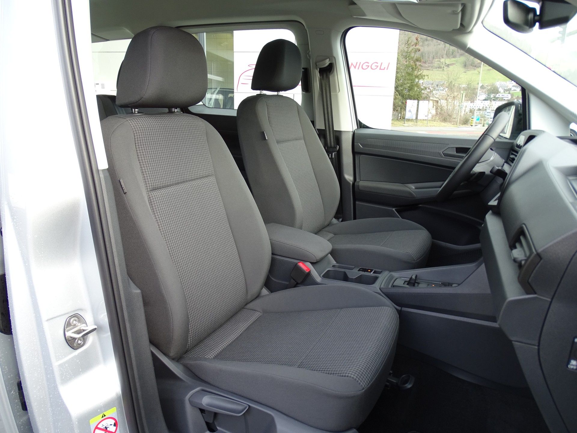 VW Caddy Maxi 1.5 TSI DSG-image-23