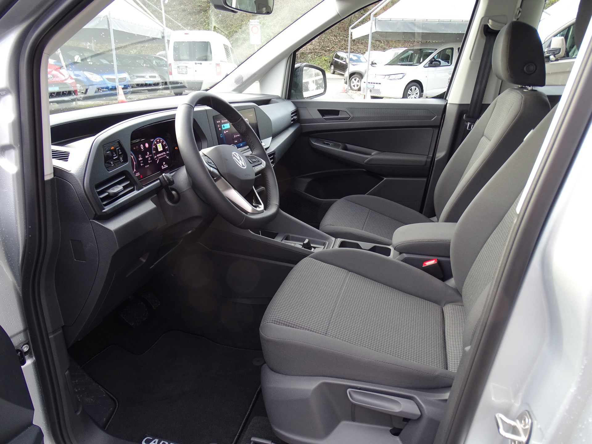 VW Caddy Maxi 1.5 TSI DSG-image-21