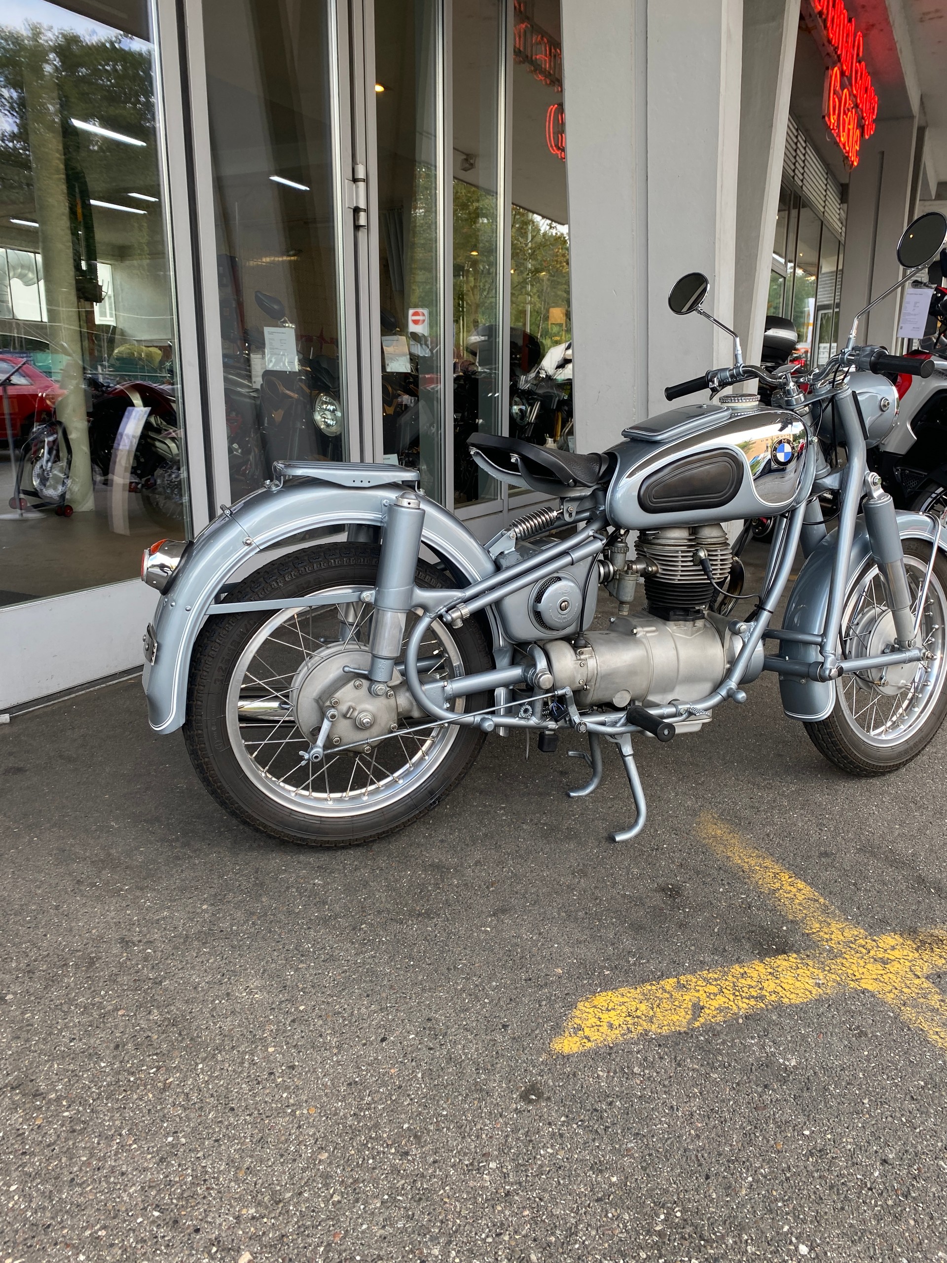 BMW R 26 Swiss Blue-image-2
