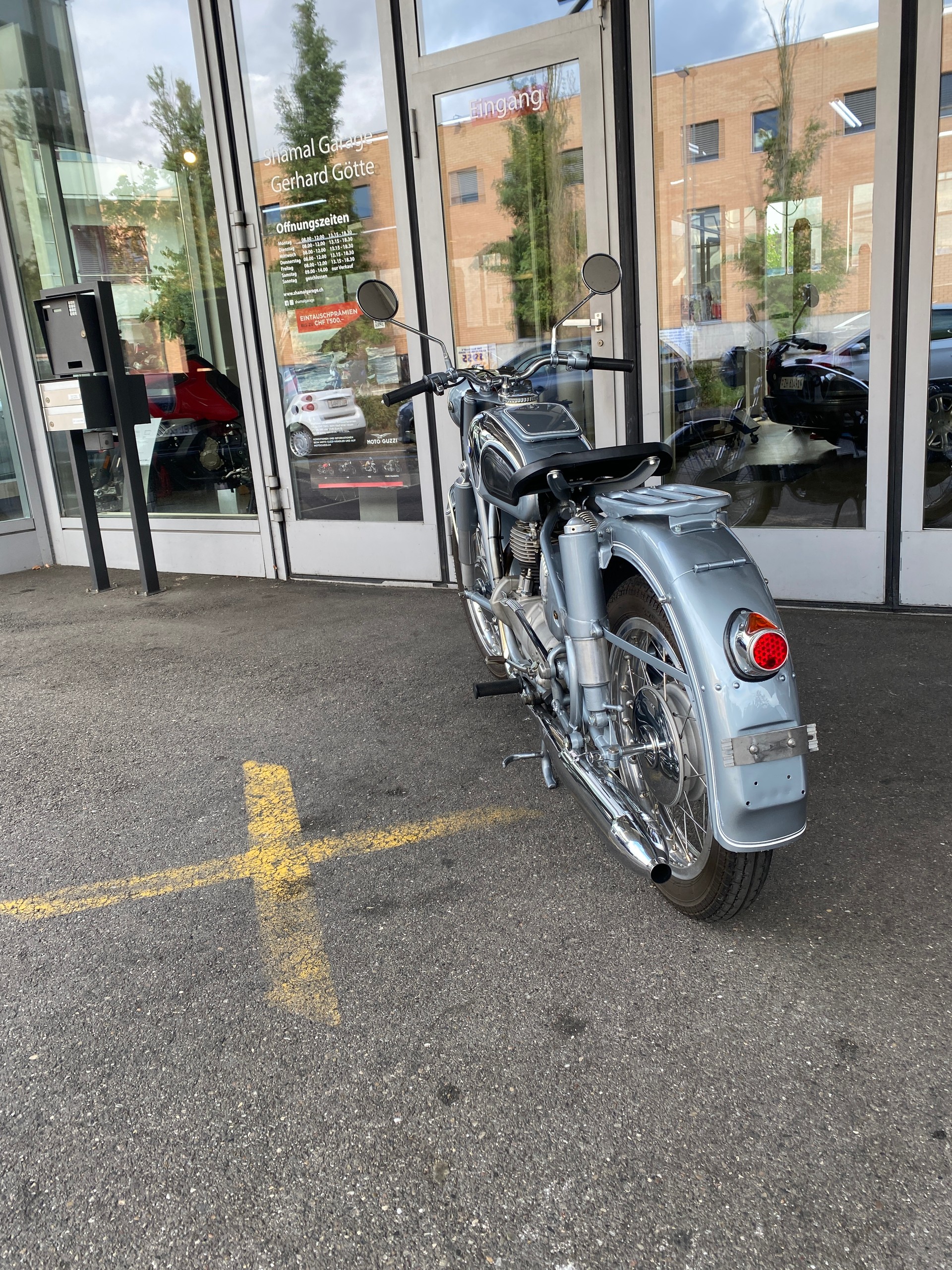 BMW R 26 Swiss Blue-image-11