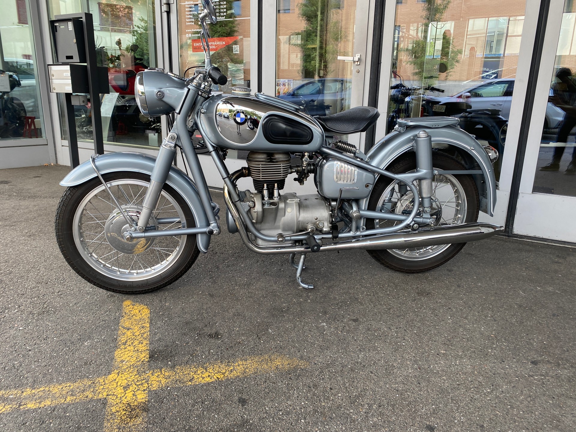BMW R 26 Swiss Blue-image-8
