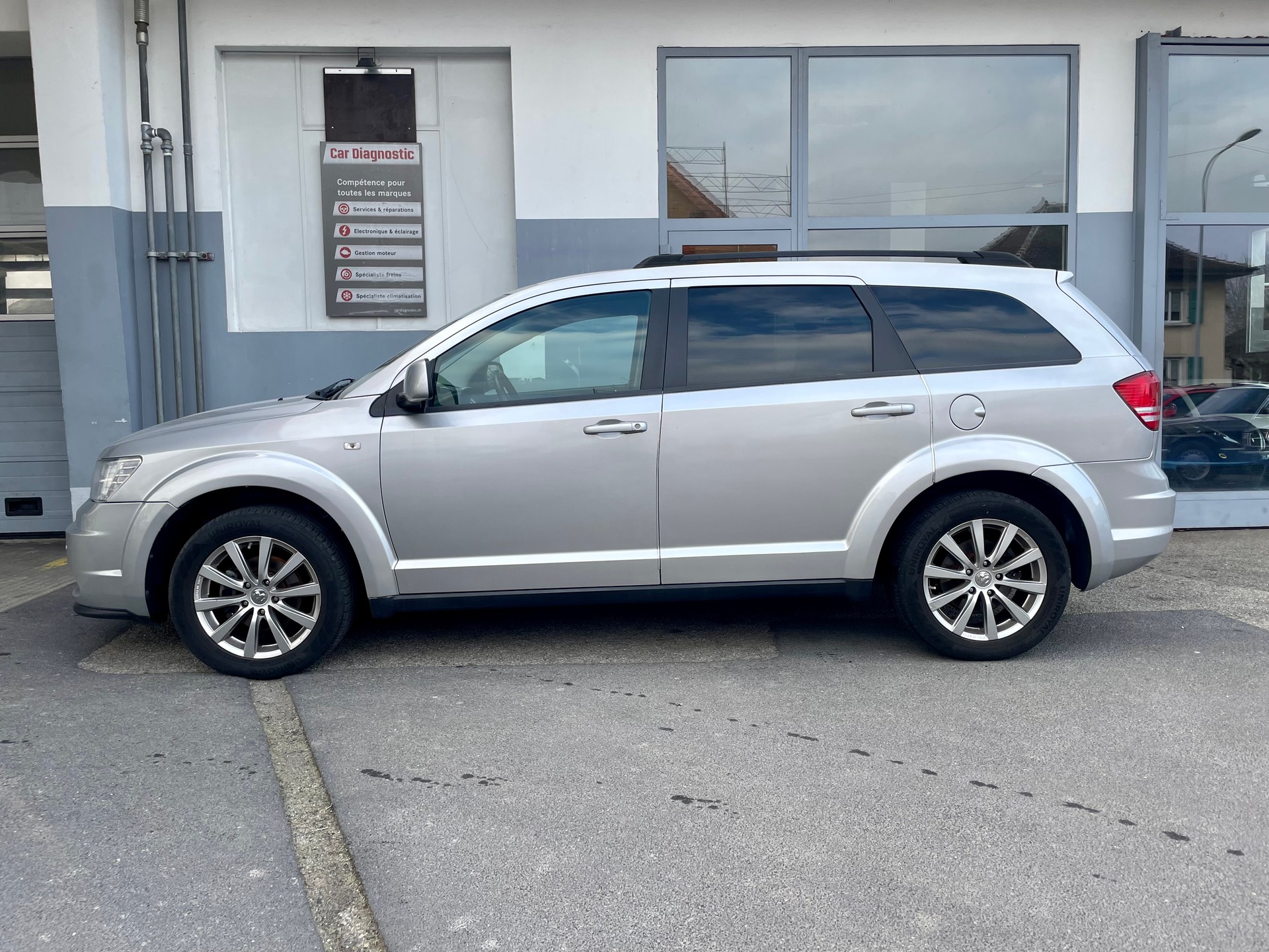 DODGE Journey 2.7 V6 E85 SXT Automatic-showroom-element-3