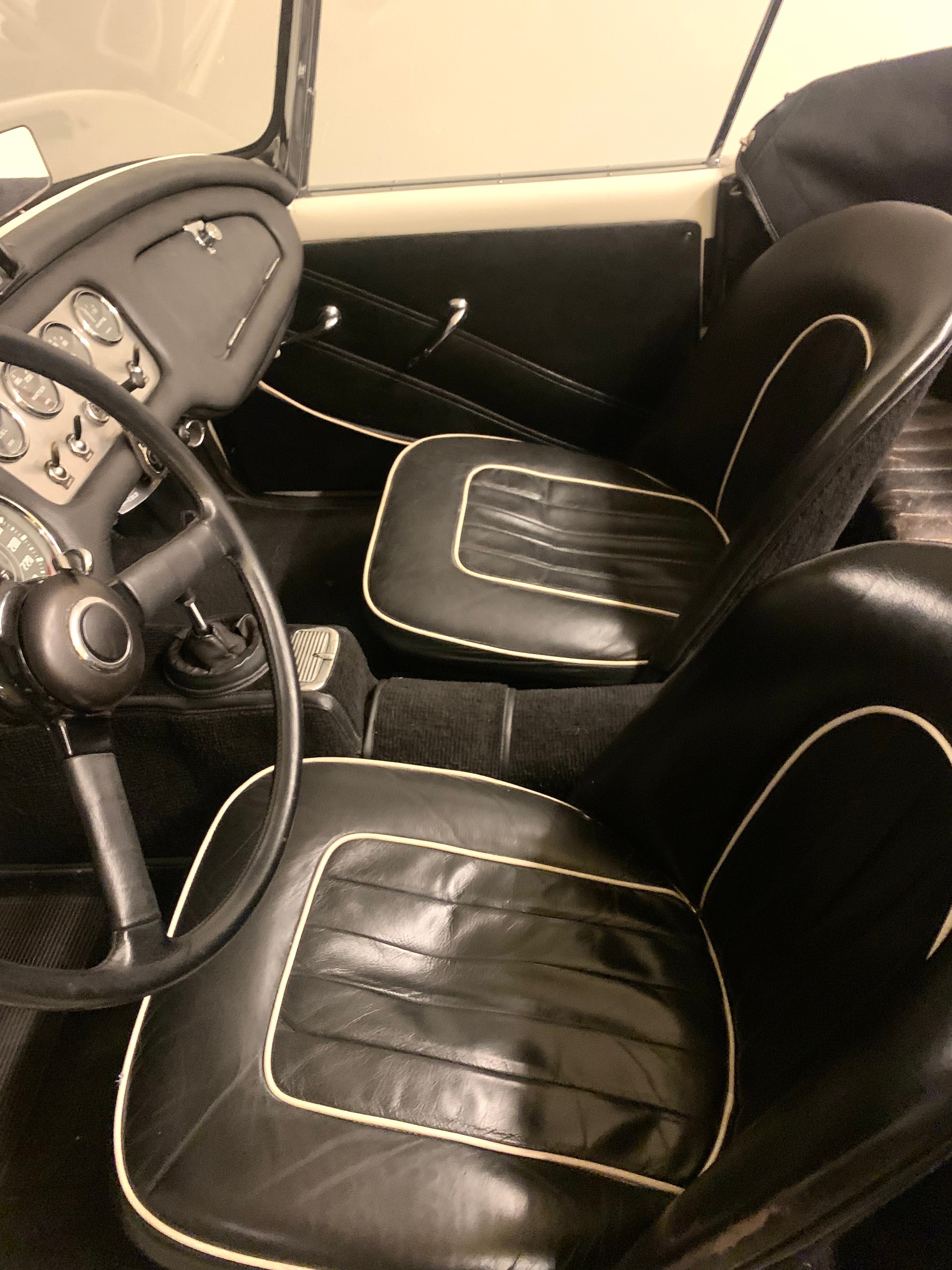 DAIMLER SP 250-image-5