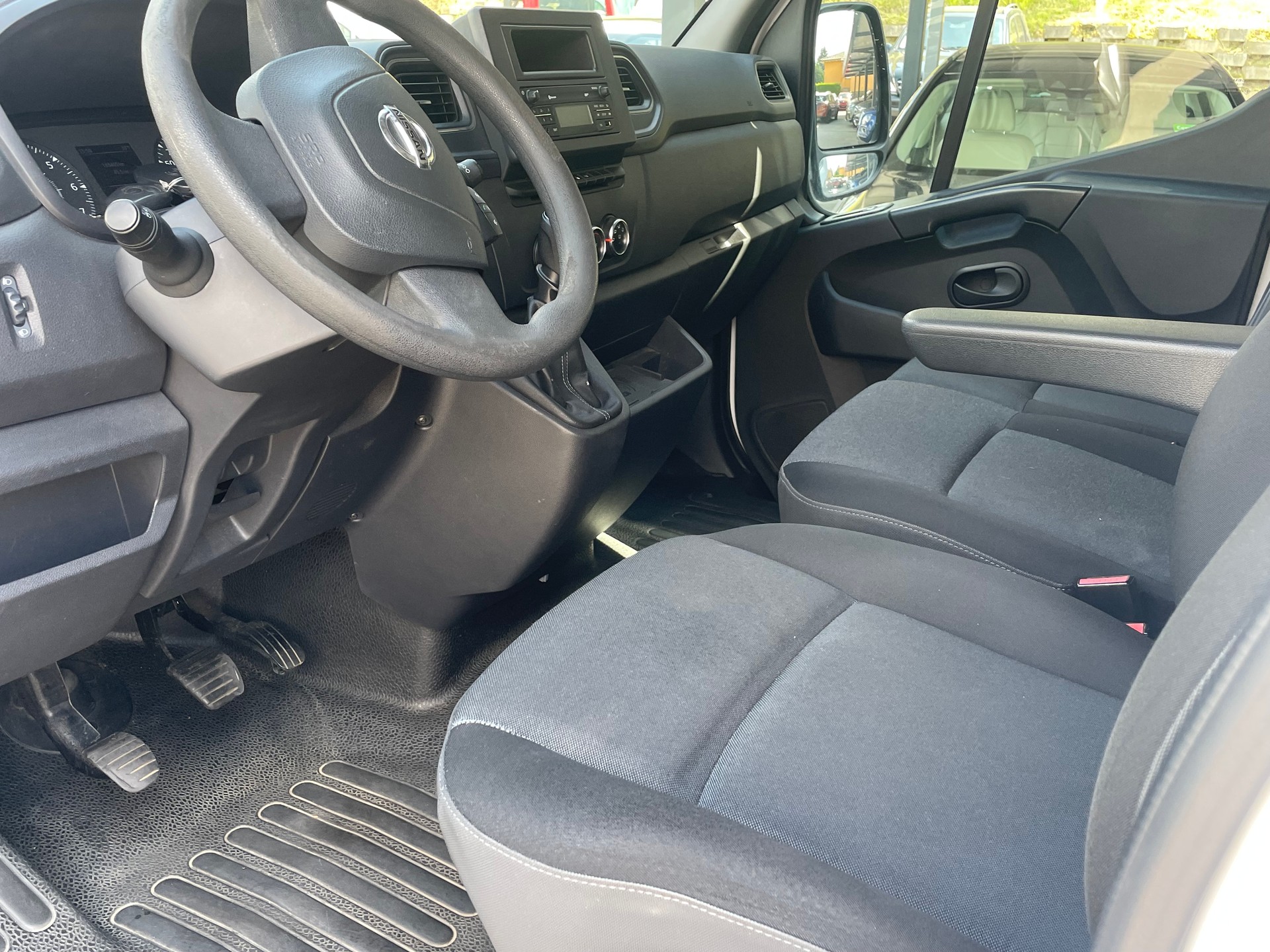 NISSAN NV400 F35.15 L2H2 FWD Comfort-image-2
