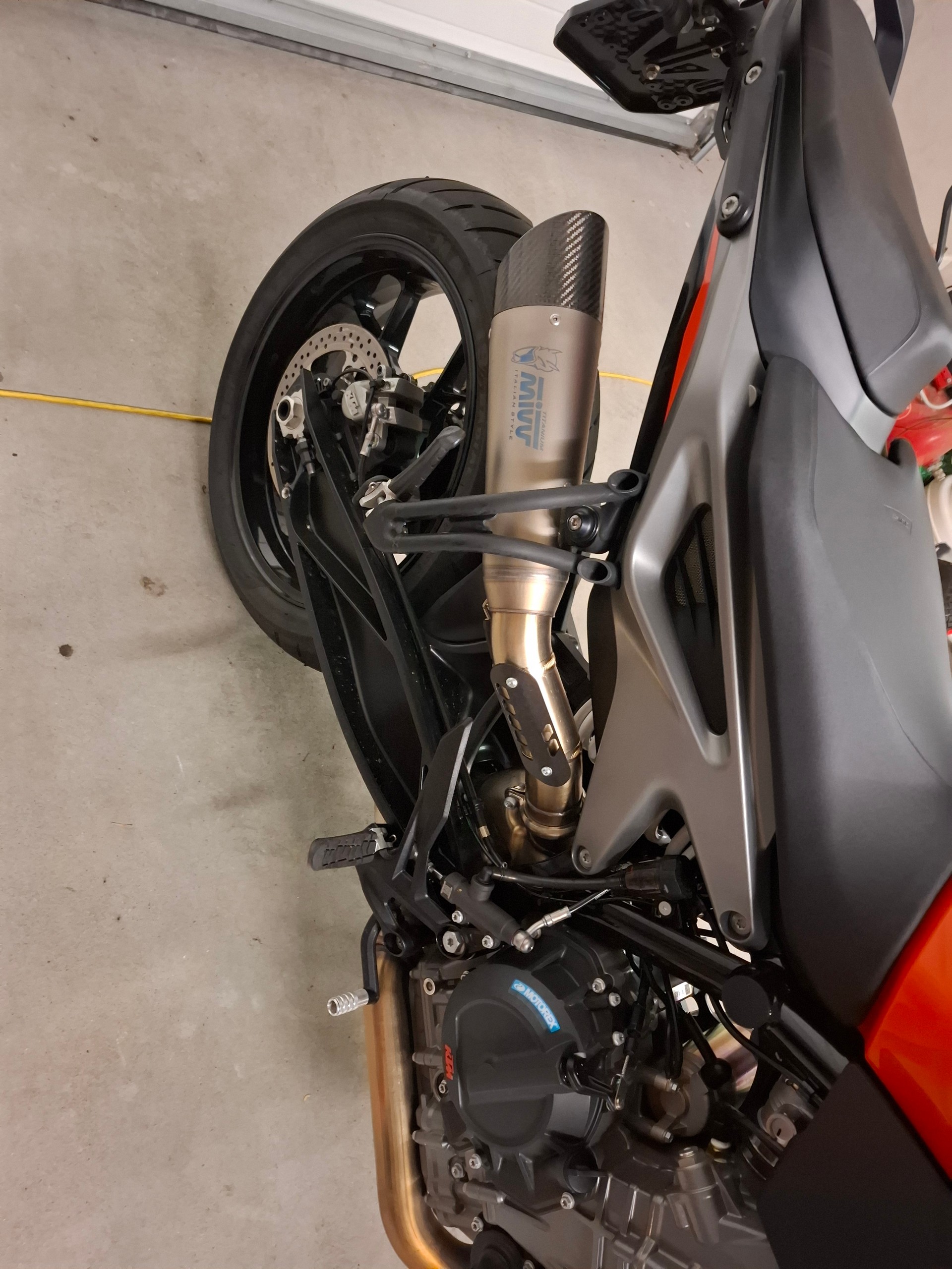 KTM 790 Duke-image-1