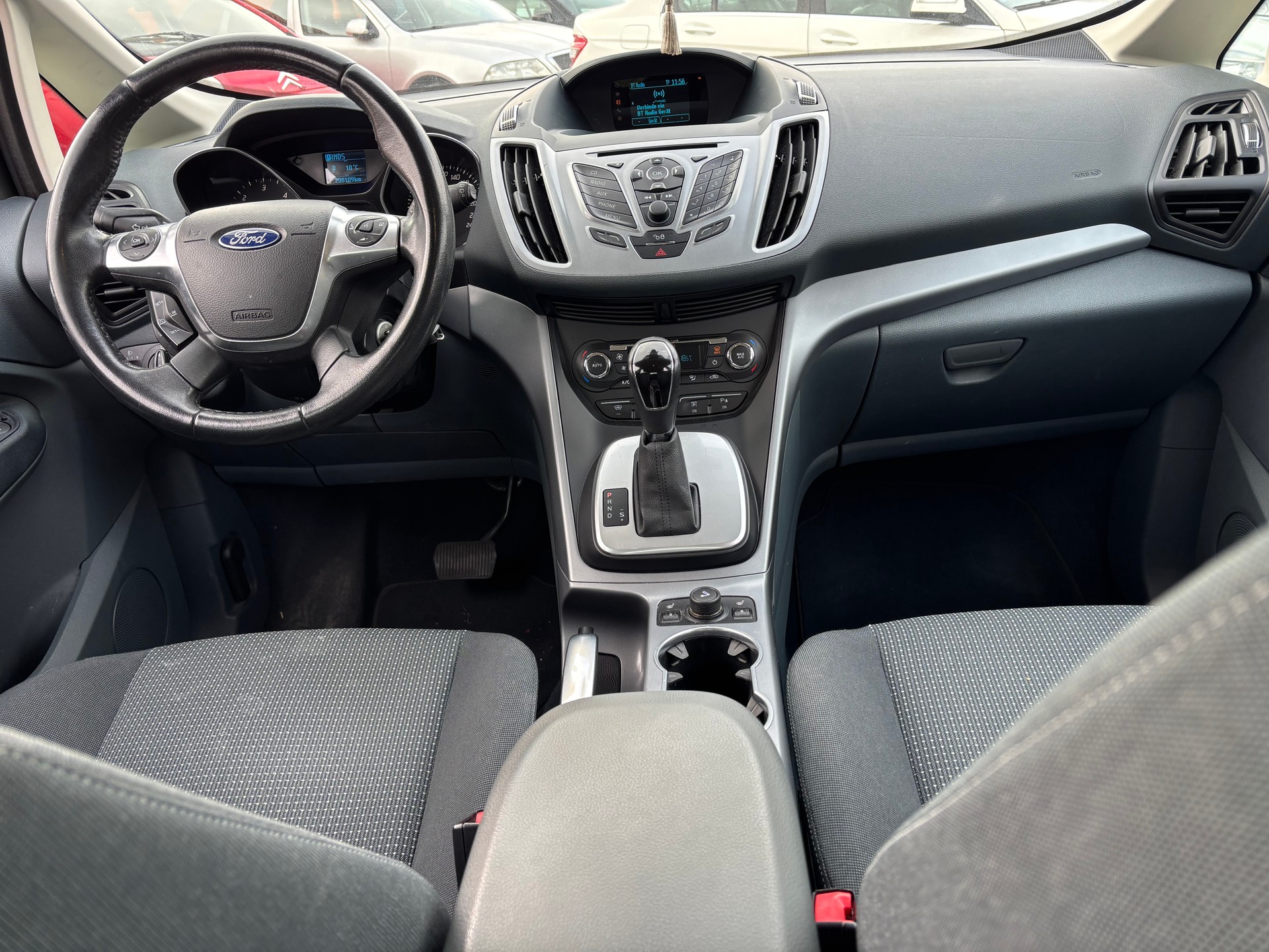 FORD Grand C-MAX-image-9