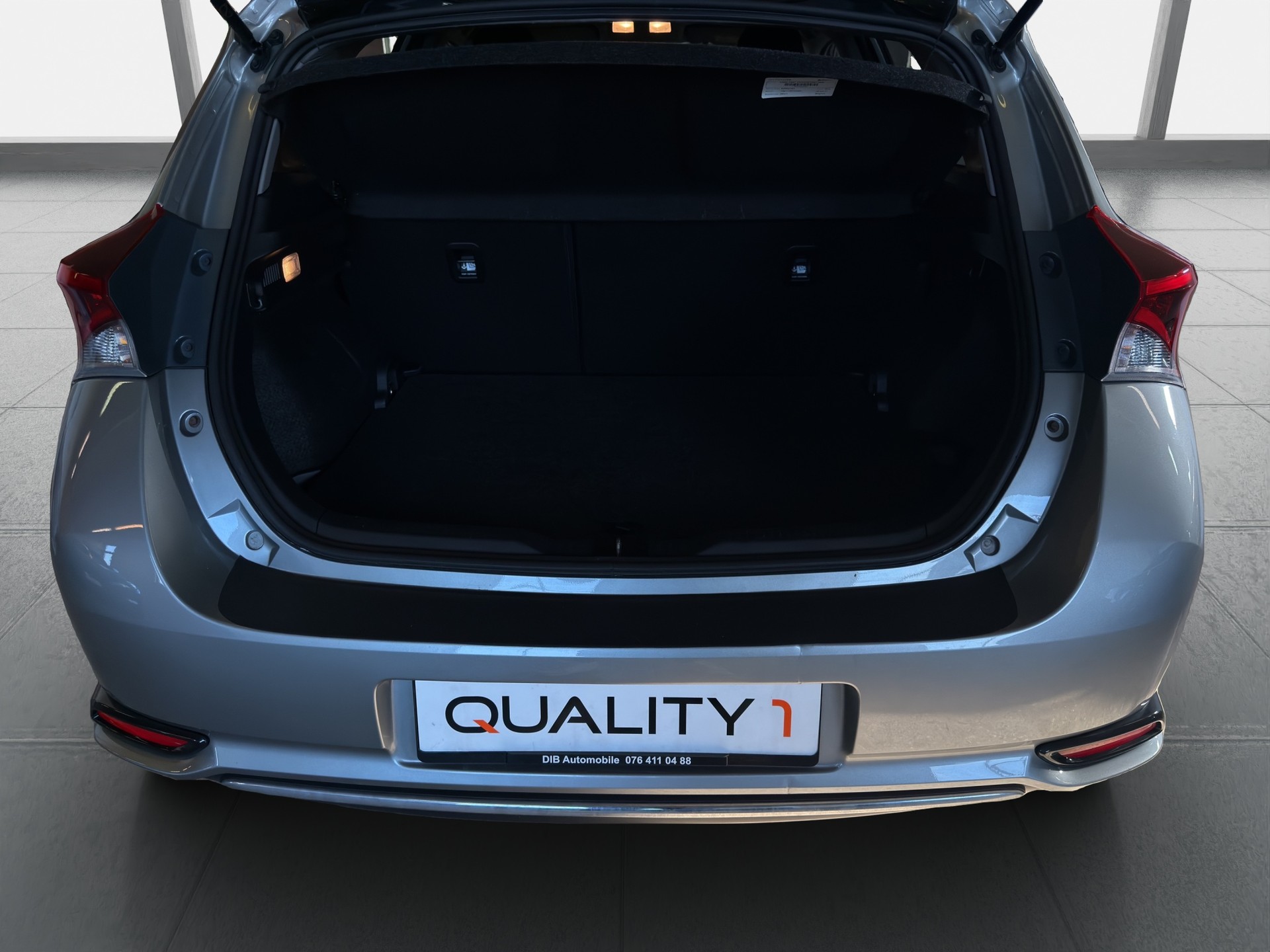 TOYOTA Auris 1.8 HSD Limited e-CVT*TOP ZUSTAND*TOP AUSSTATTUNG*-image-5