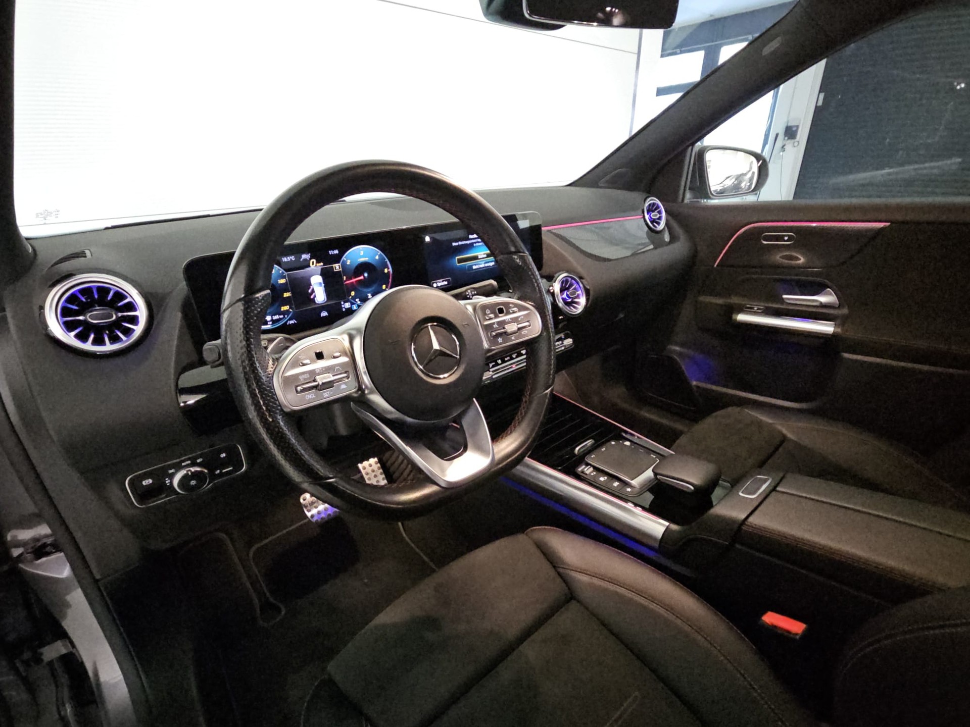 MERCEDES-BENZ GLA 200d 4Matic AMG Line *CH-Fahrzeug* *Frisch ab Service* *Leasing ohne Anzahlung ab 490.-*-image-5