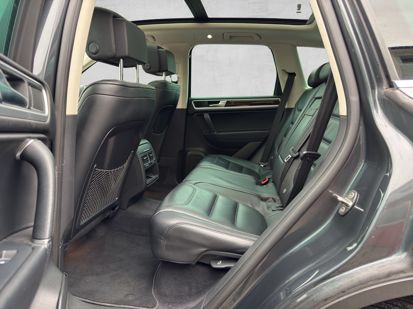 VW Touareg 3.0 TDI BlueMotion Technology Tiptronic-image-16