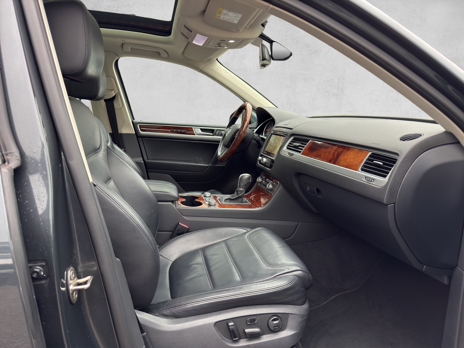VW Touareg 3.0 TDI BlueMotion Technology Tiptronic-image-14
