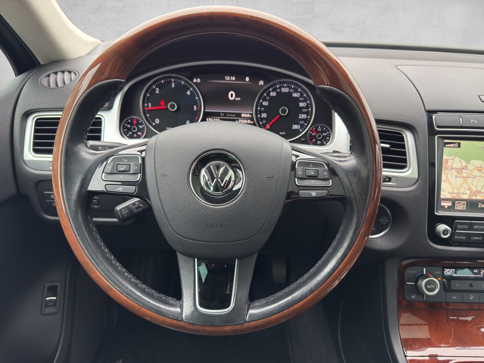 VW Touareg 3.0 TDI BlueMotion Technology Tiptronic-image-12