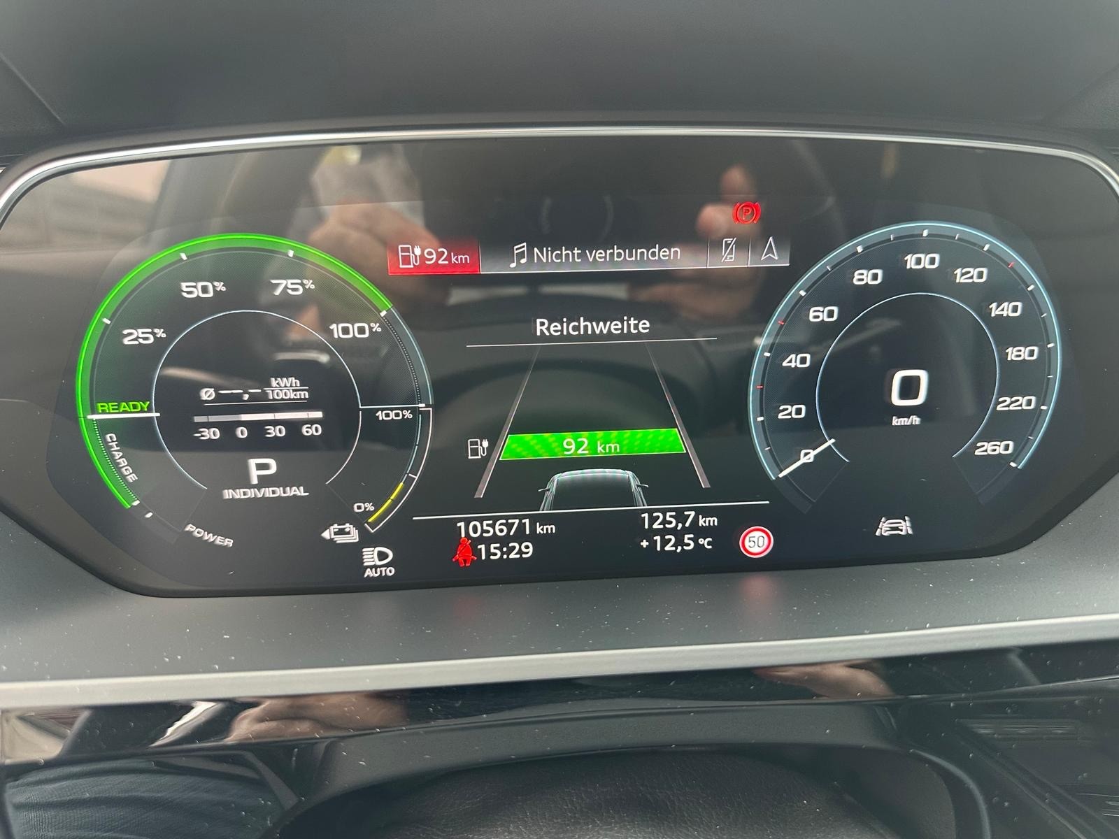 AUDI e-tron 50 S Line quattro-image-17