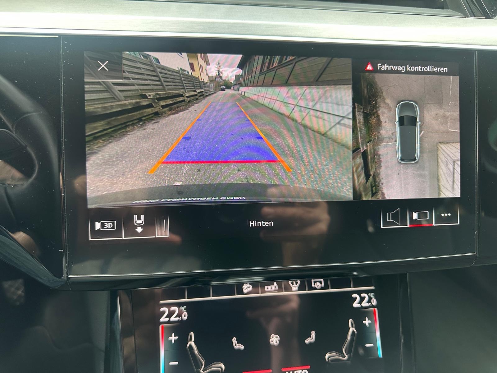 AUDI e-tron 50 S Line quattro-image-14