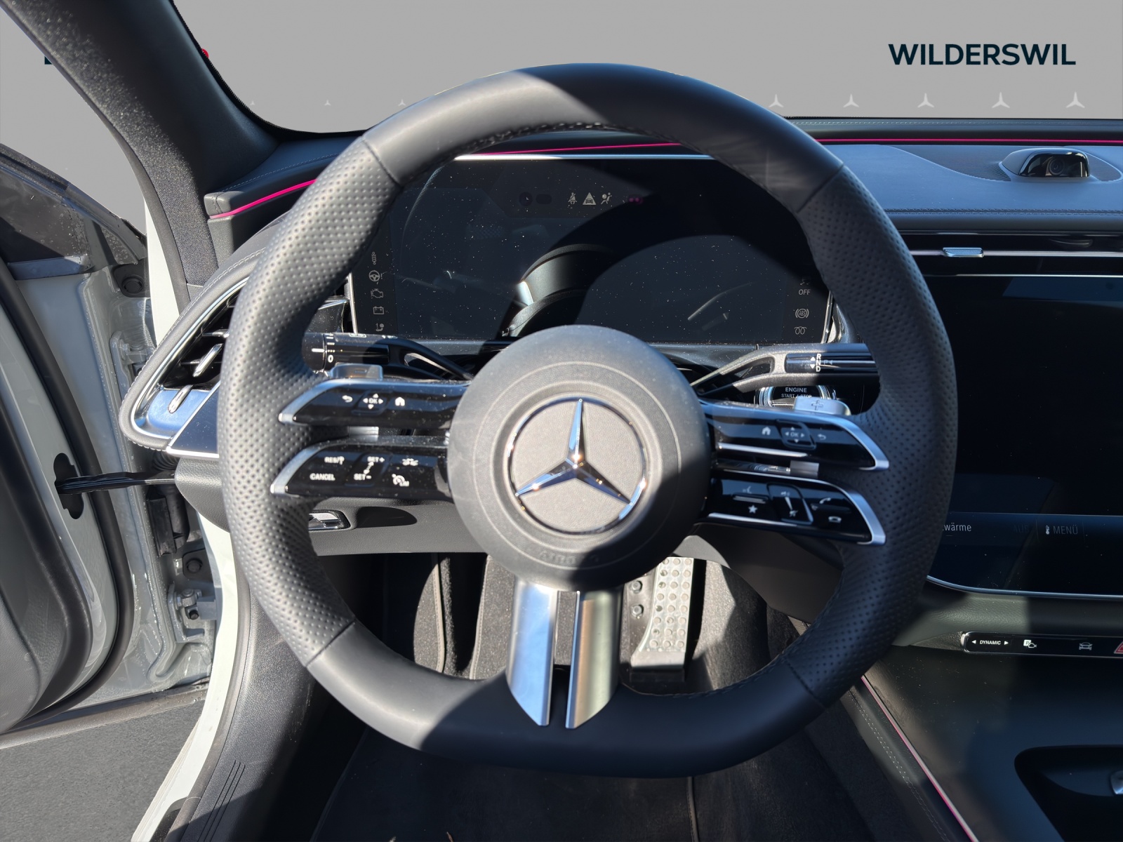 MERCEDES-BENZ E 220 d 4Matic 9G-Tronic-image-9