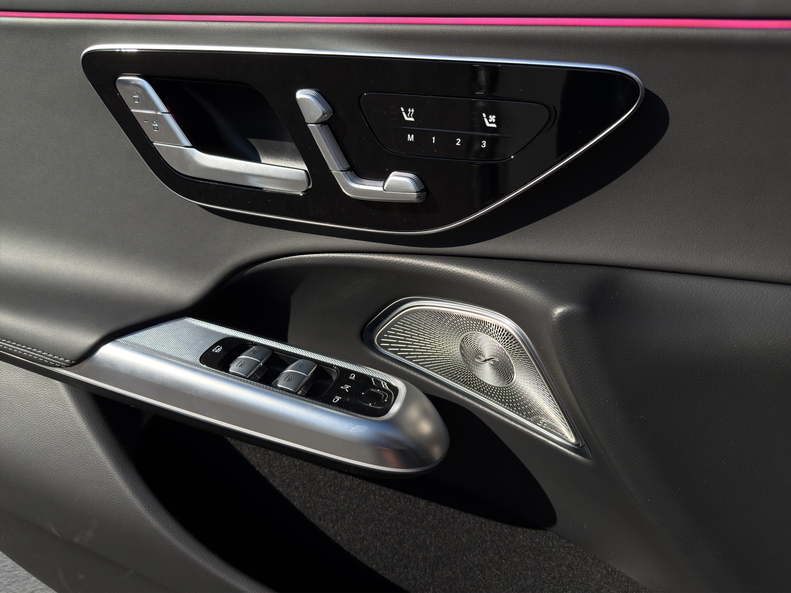 MERCEDES-BENZ E 220 d 4Matic 9G-Tronic-image-11