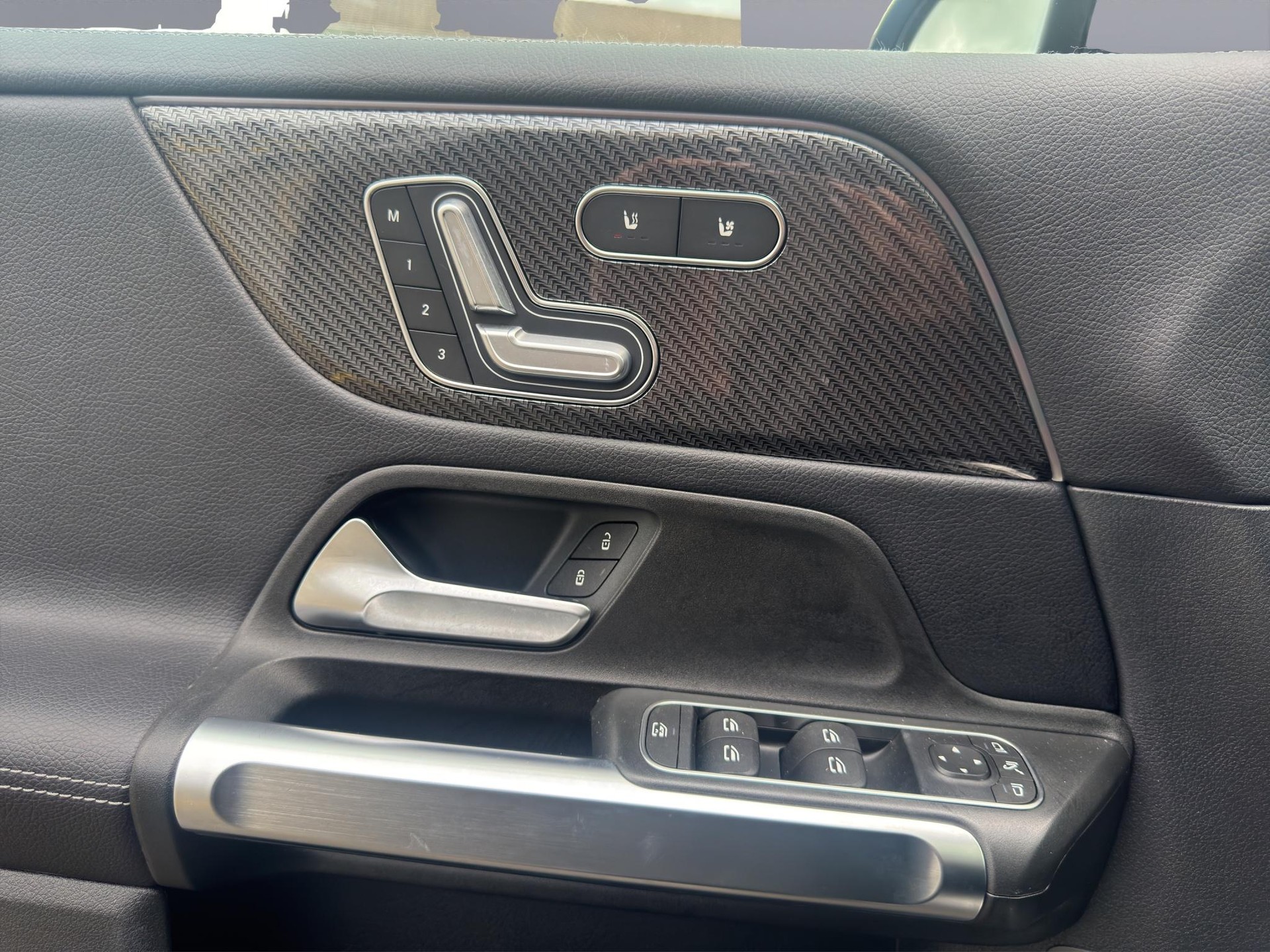 MERCEDES-BENZ GLB 220 d AMG Line 4matic-image-20
