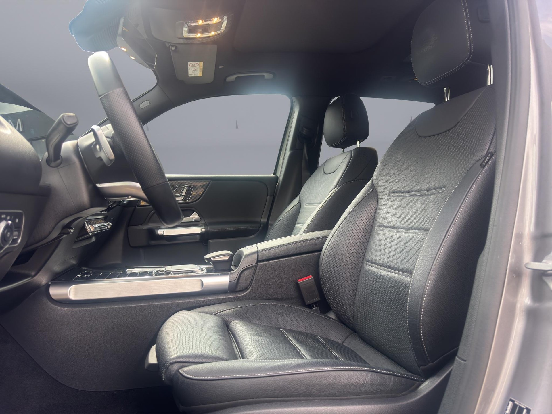 MERCEDES-BENZ GLB 220 d AMG Line 4matic-image-8