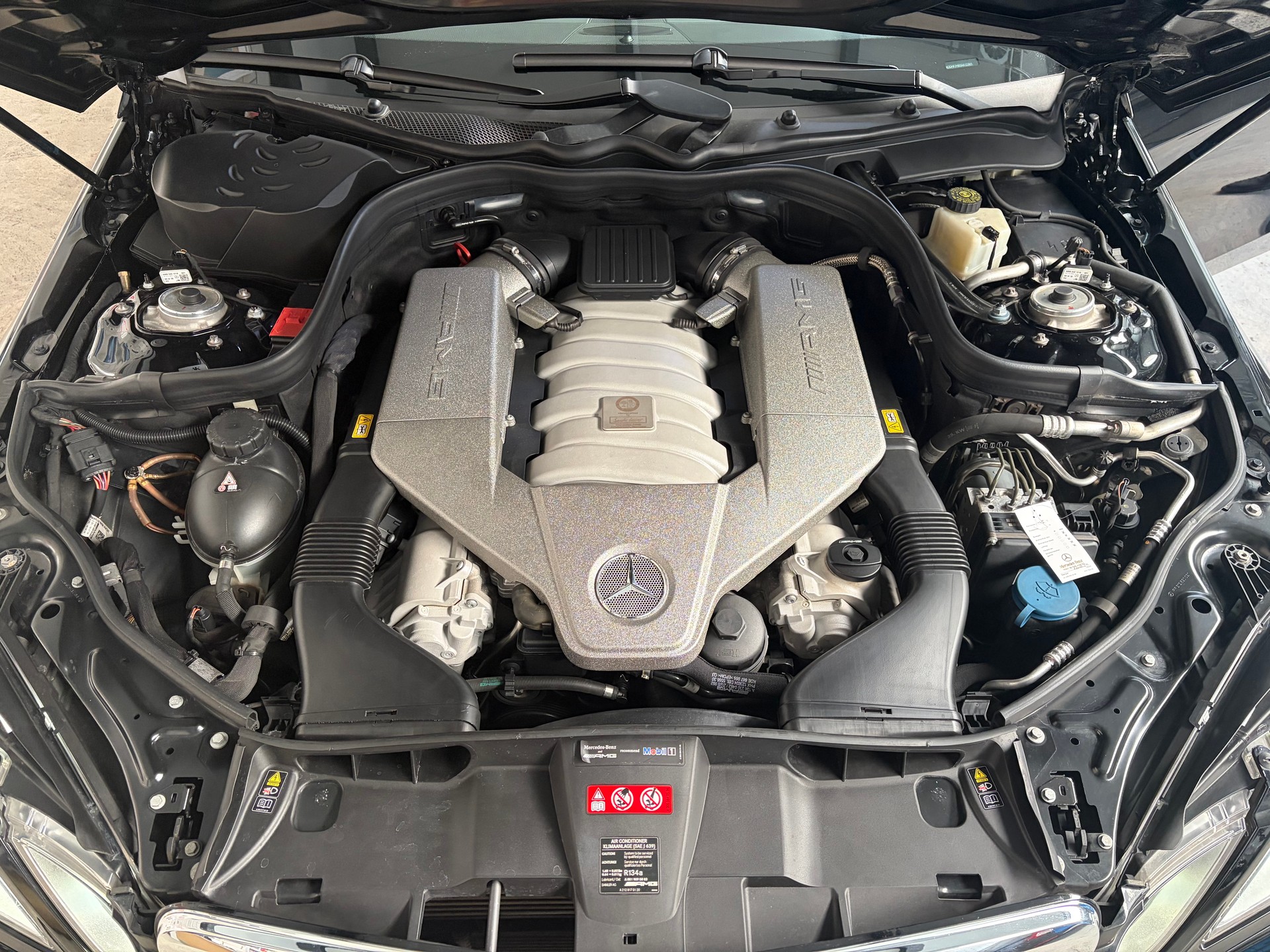 MERCEDES-BENZ E 63 AMG-image-14