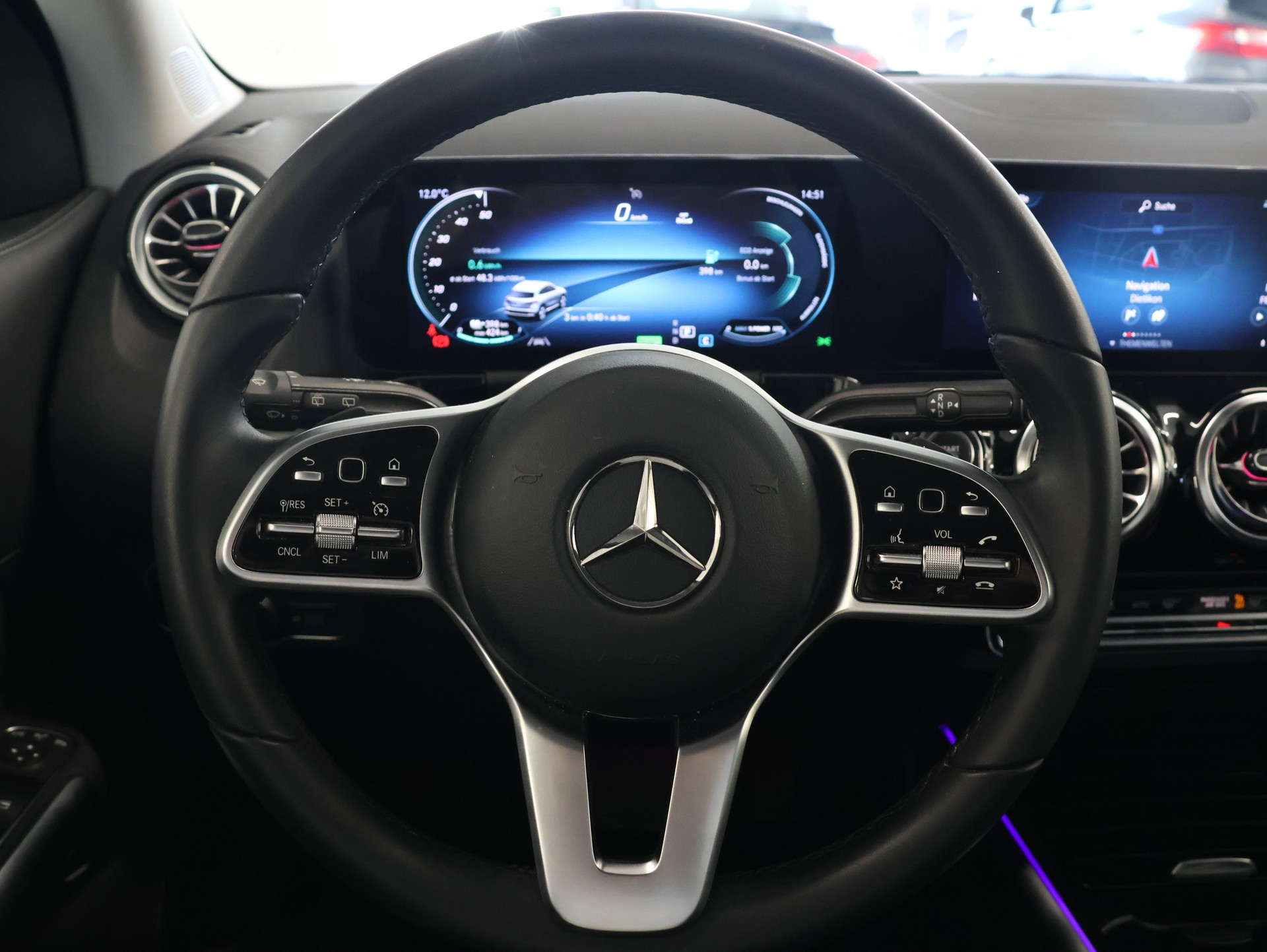 MERCEDES-BENZ EQA 250 AMG Line *Comand Touch* *Rückfahrkamera* *Multi Color*-image-18