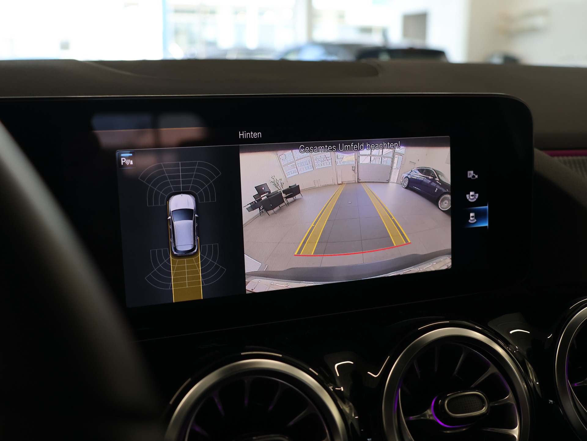 MERCEDES-BENZ EQA 250 AMG Line *Comand Touch* *Rückfahrkamera* *Multi Color*-image-22