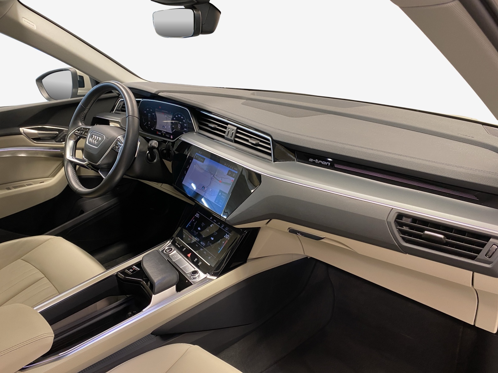 AUDI Q8 55 e-tron advanced quattro-image-13