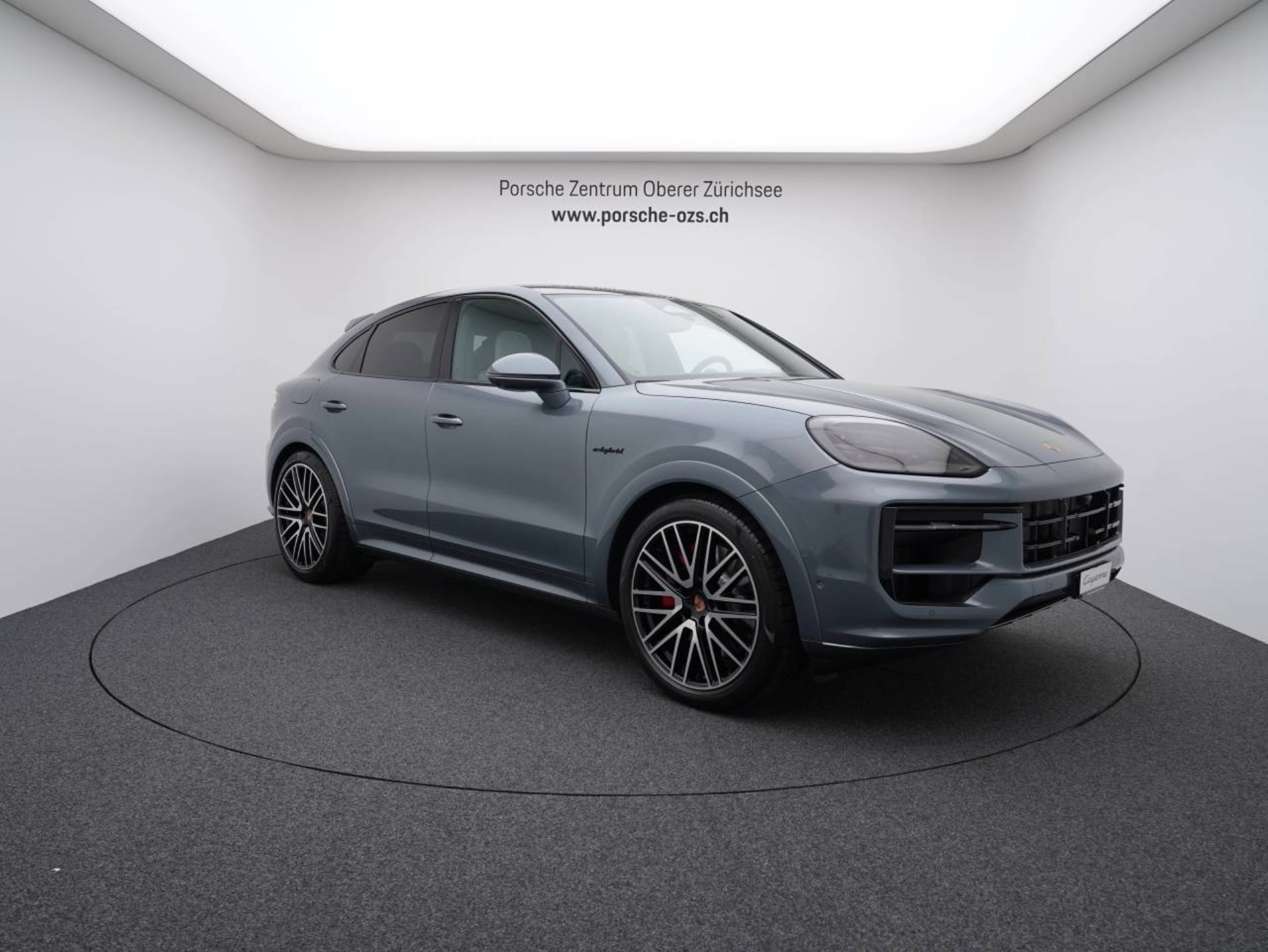PORSCHE Cayenne S E-Hybrid Coupé Black Edition-image-8