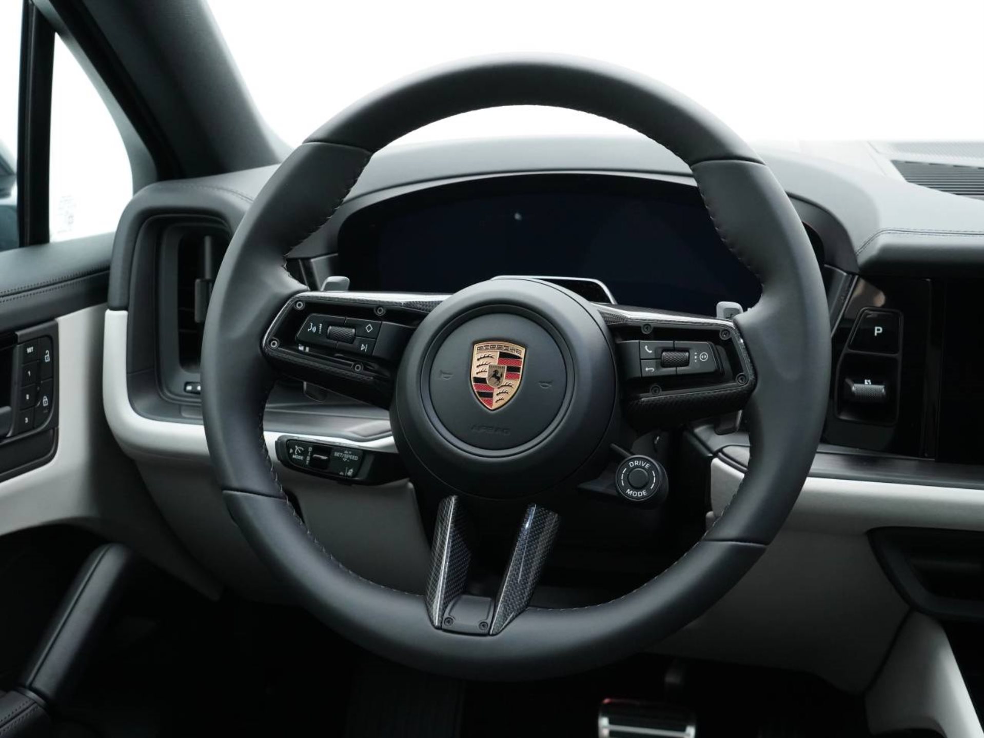 PORSCHE Cayenne S E-Hybrid Coupé Black Edition-image-15