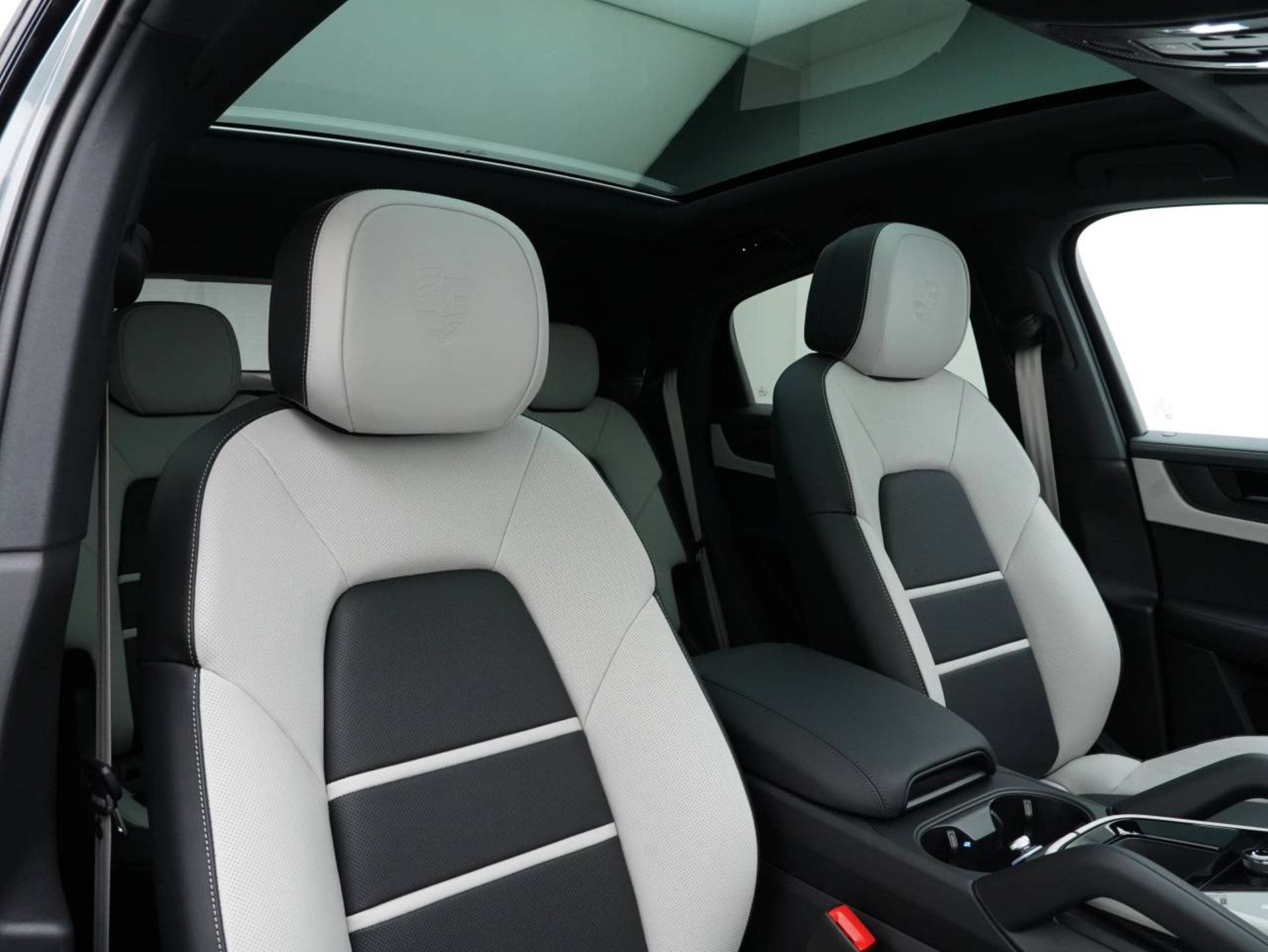 PORSCHE Cayenne S E-Hybrid Coupé Black Edition-image-27