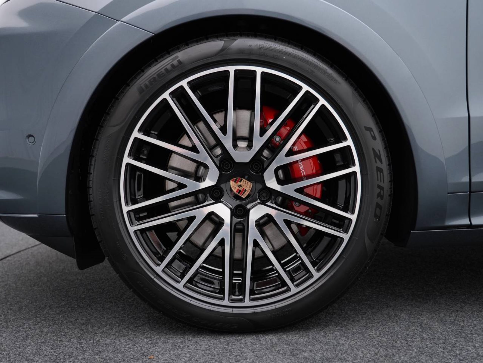 PORSCHE Cayenne S E-Hybrid Coupé Black Edition-image-10