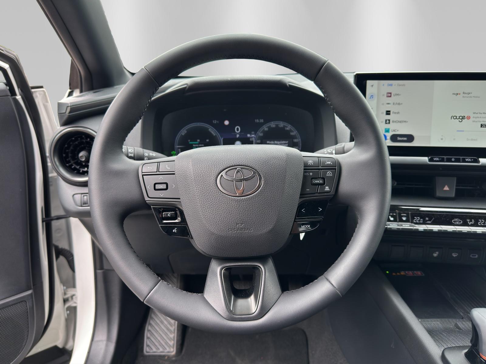 TOYOTA C-HR 2.0 PHEV Swiss Edition-image-12