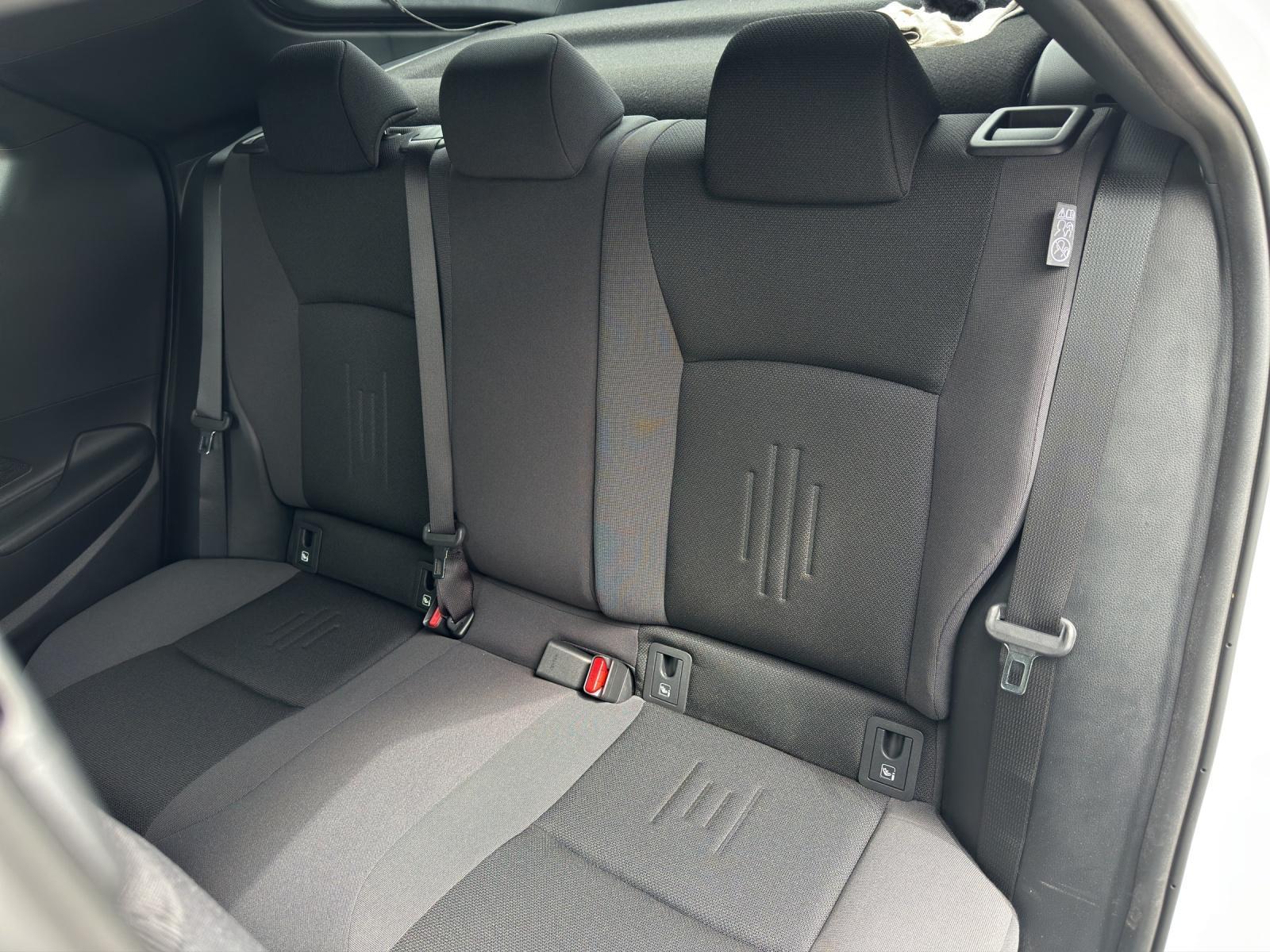 TOYOTA C-HR 2.0 PHEV Swiss Edition-image-11