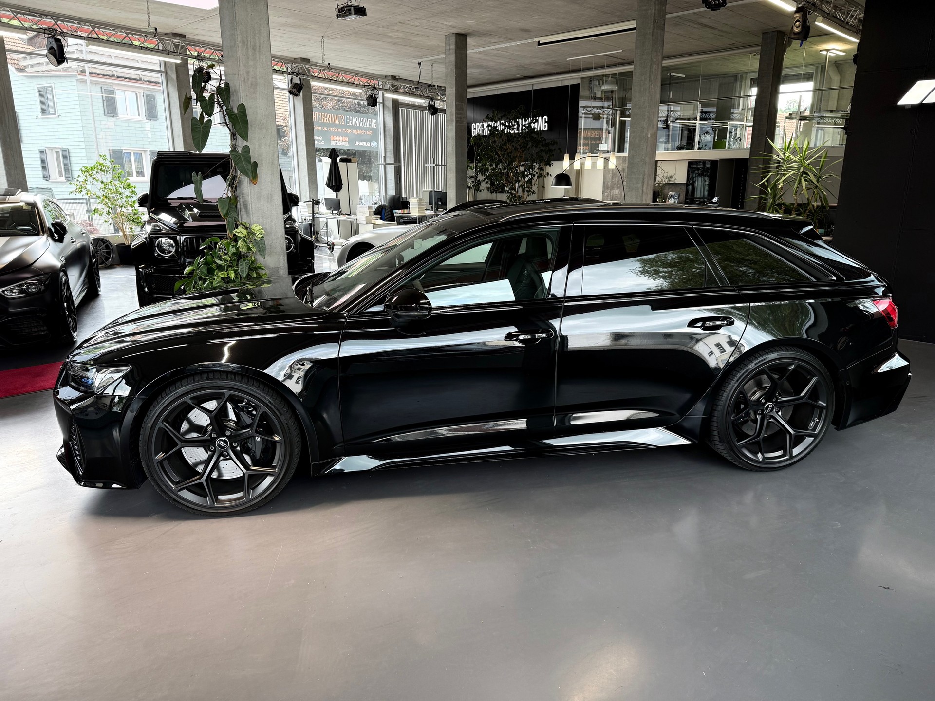AUDI RS6 Avant 4.0 TFSI V8 Performance quattro-showroom-element-1