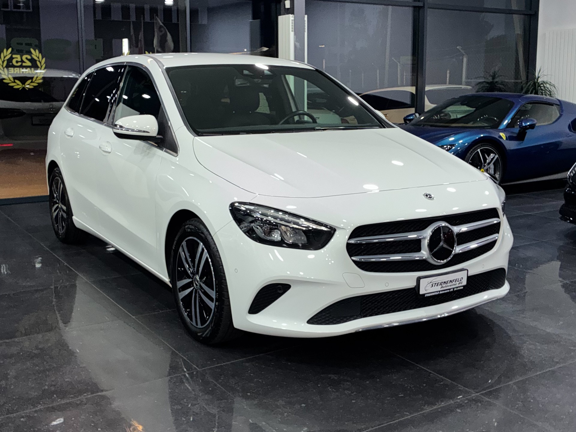 MERCEDES-BENZ B 220 d 4Matic Swiss Star 8G-DCT-image-1