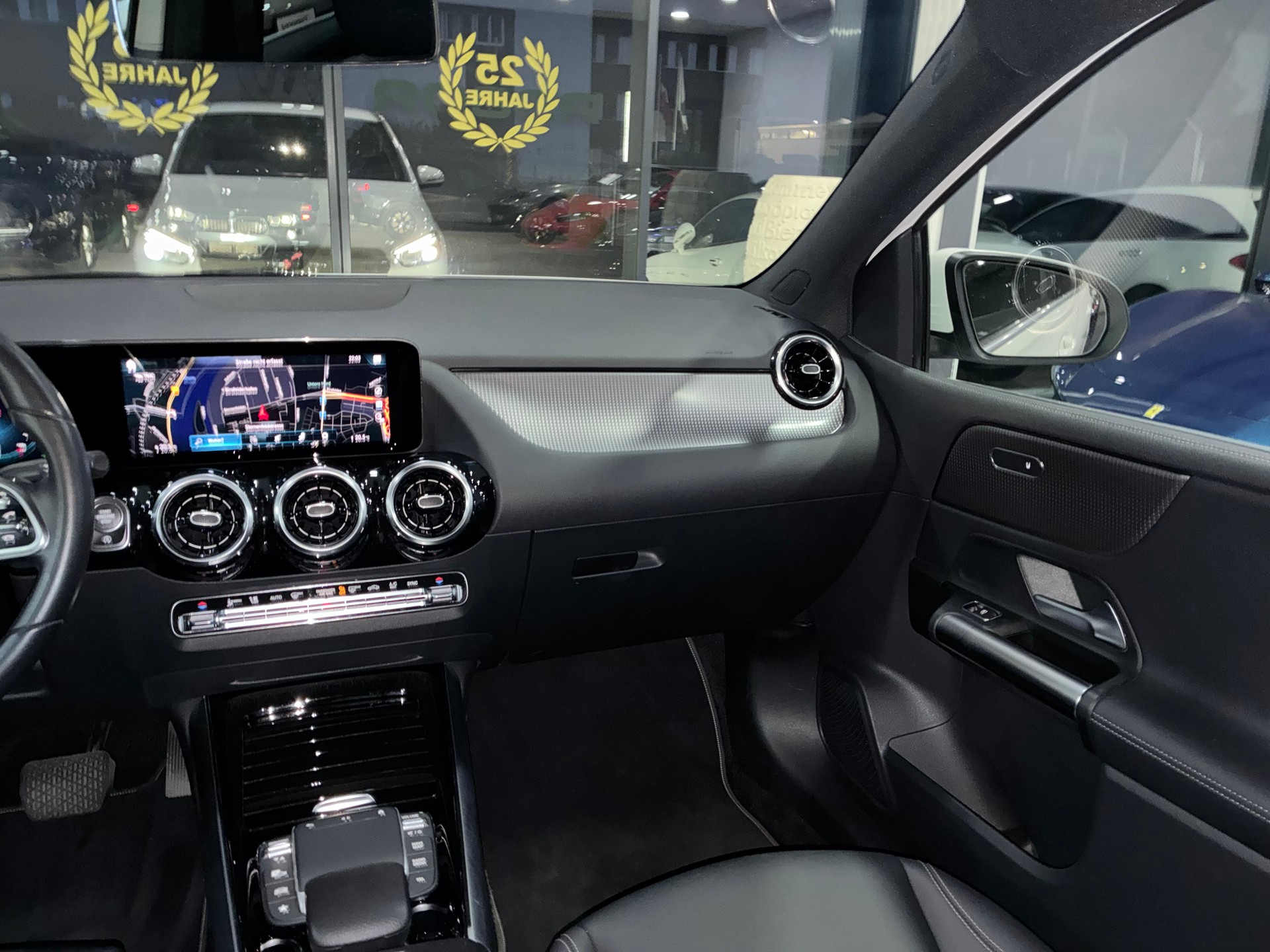 MERCEDES-BENZ B 220 d 4Matic Swiss Star 8G-DCT-image-9