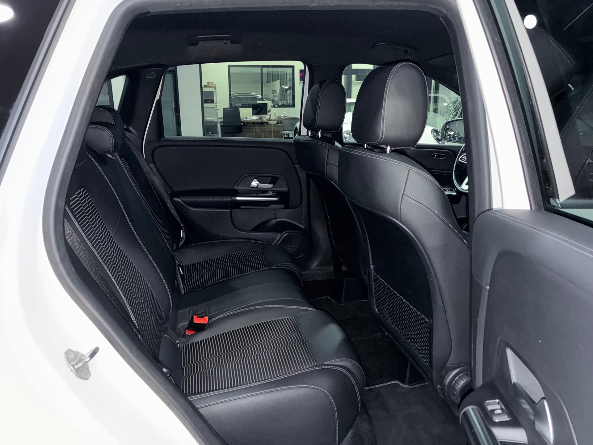MERCEDES-BENZ B 220 d 4Matic Swiss Star 8G-DCT-image-12