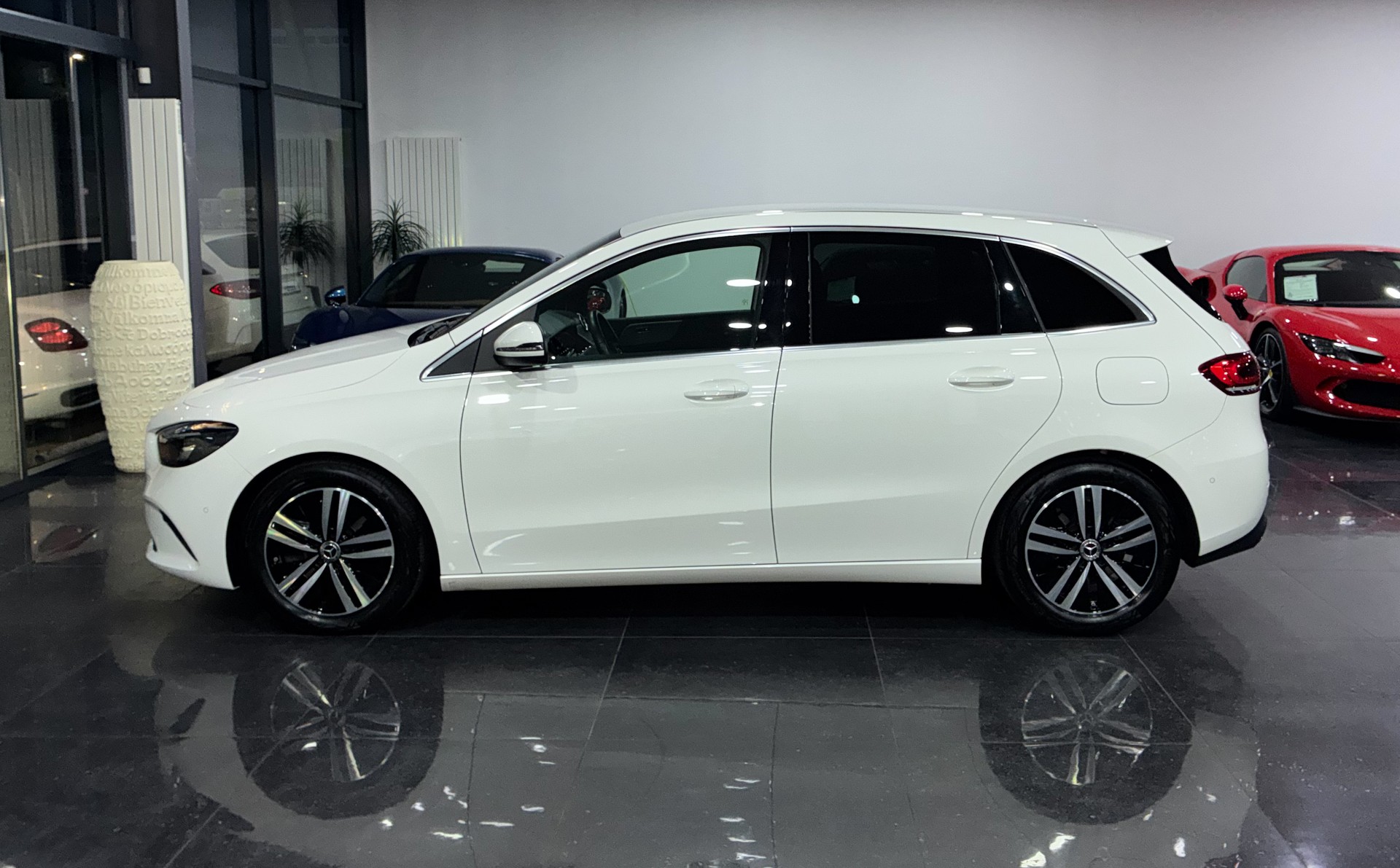 MERCEDES-BENZ B 220 d 4Matic Swiss Star 8G-DCT-image-3