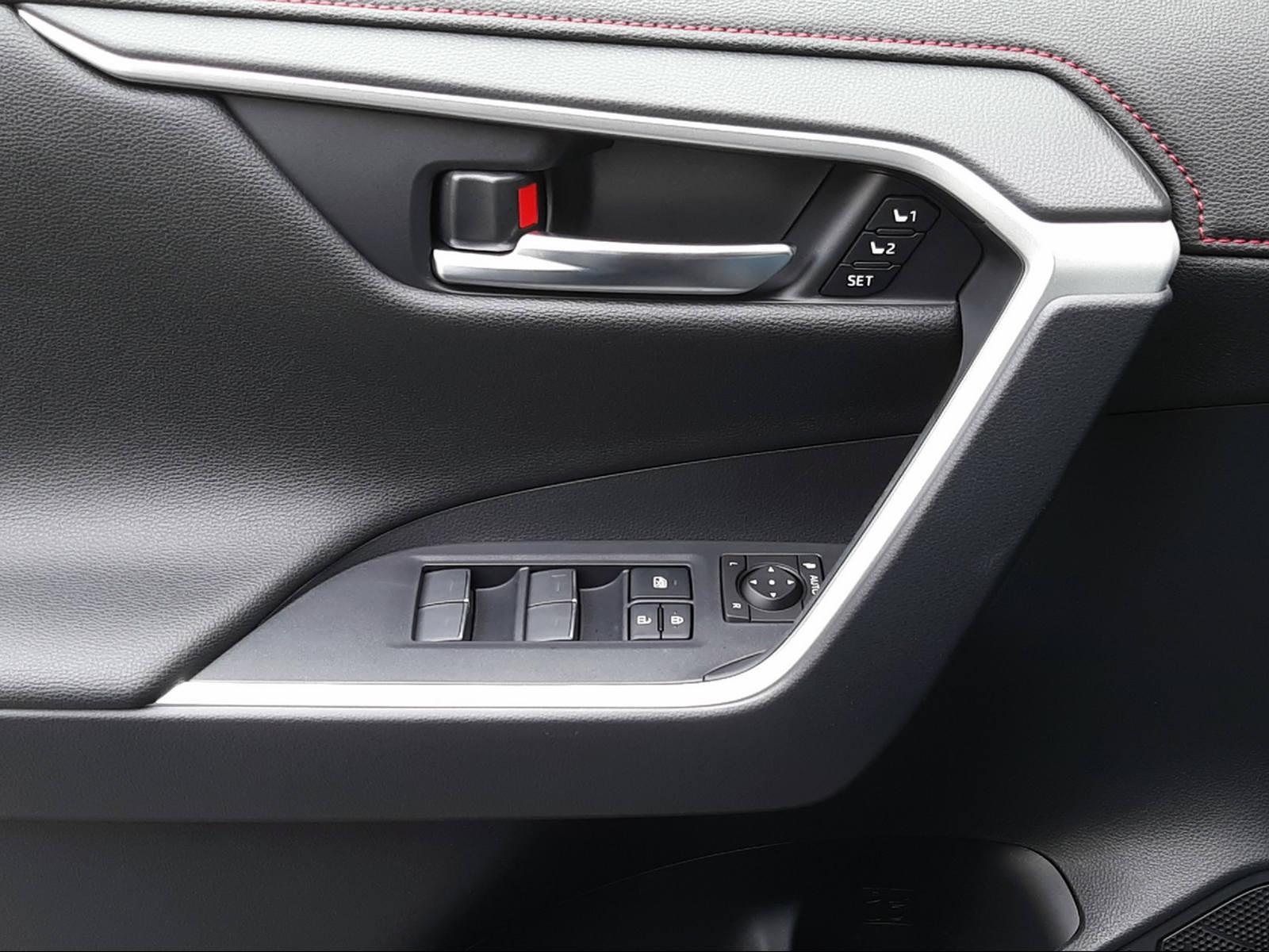 TOYOTA RAV4 2.5 Plug-In-Hybrid Platinum-image-11