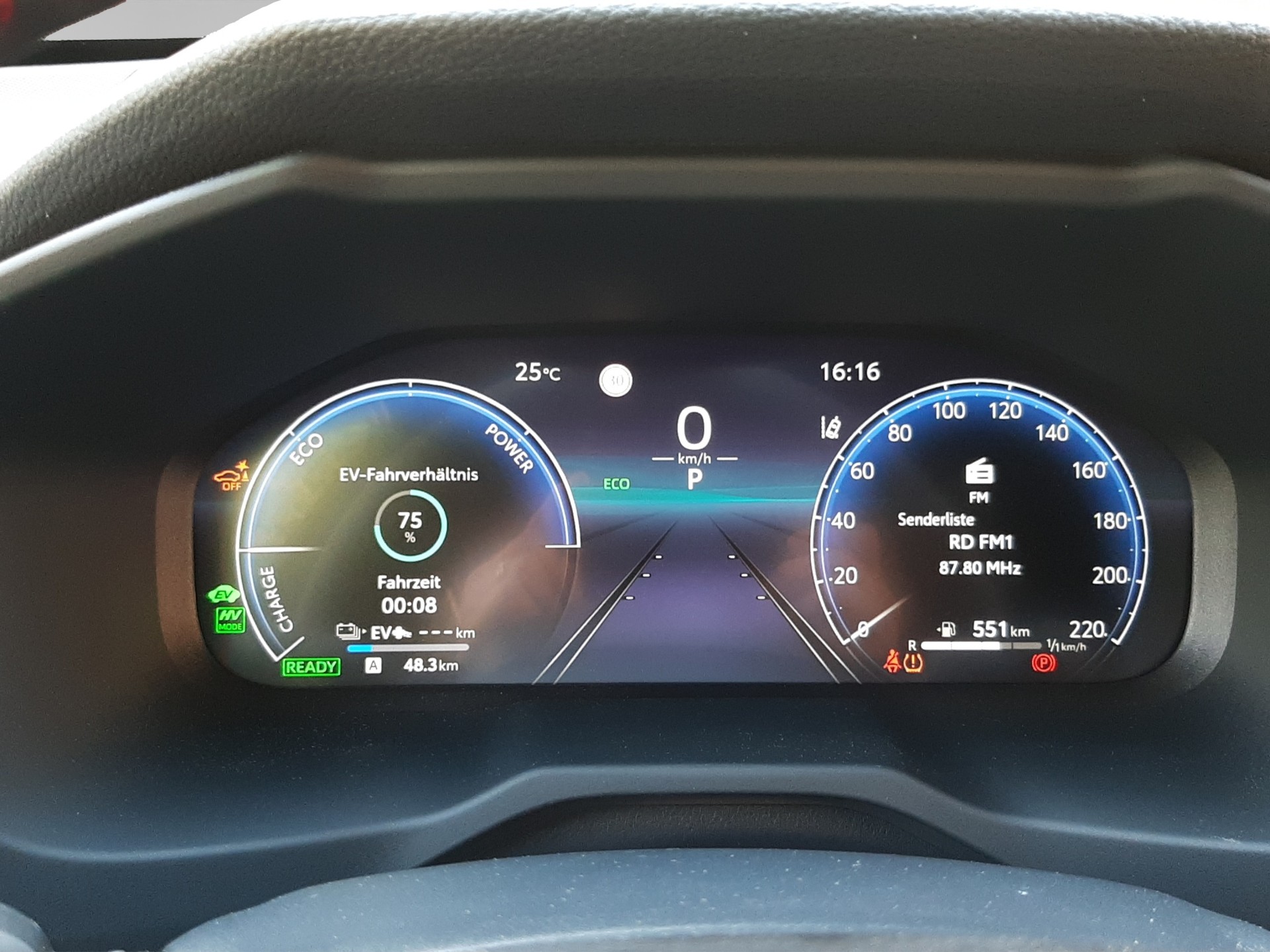 TOYOTA RAV4 2.5 Plug-In-Hybrid Platinum-image-25