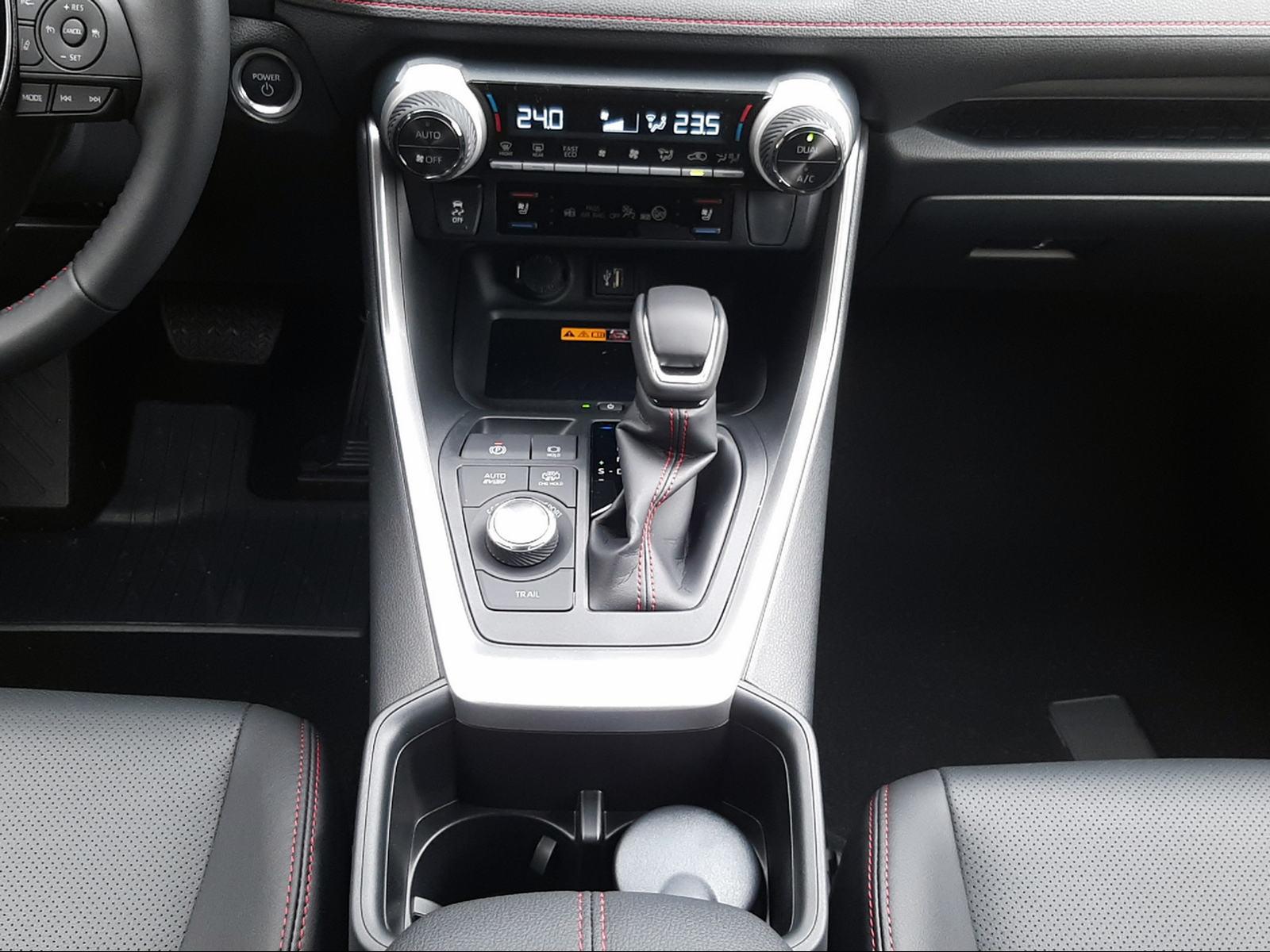 TOYOTA RAV4 2.5 Plug-In-Hybrid Platinum-image-13