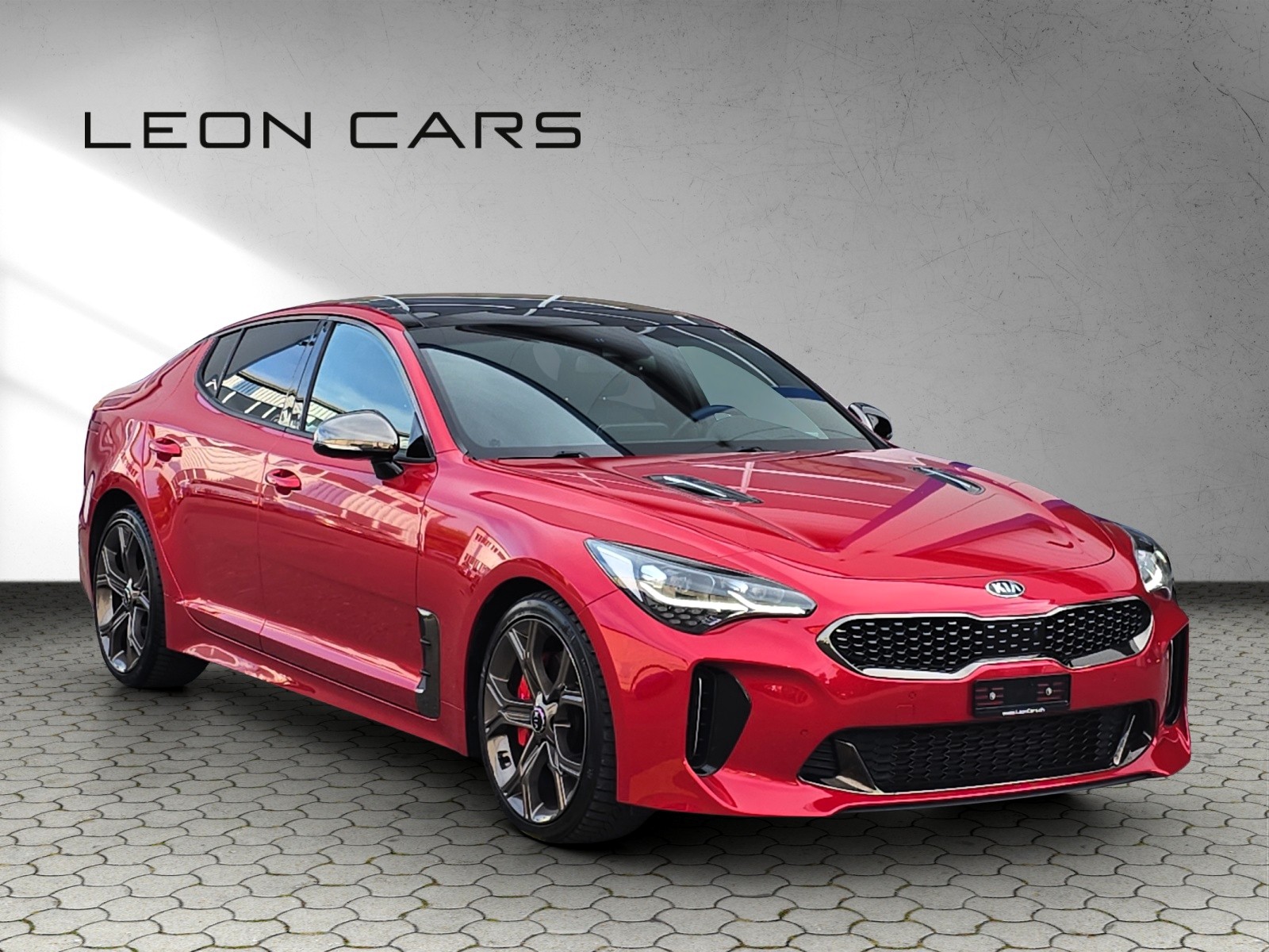 KIA Stinger 3.3 T-GDi GT Automat AWD-showroom-element-2
