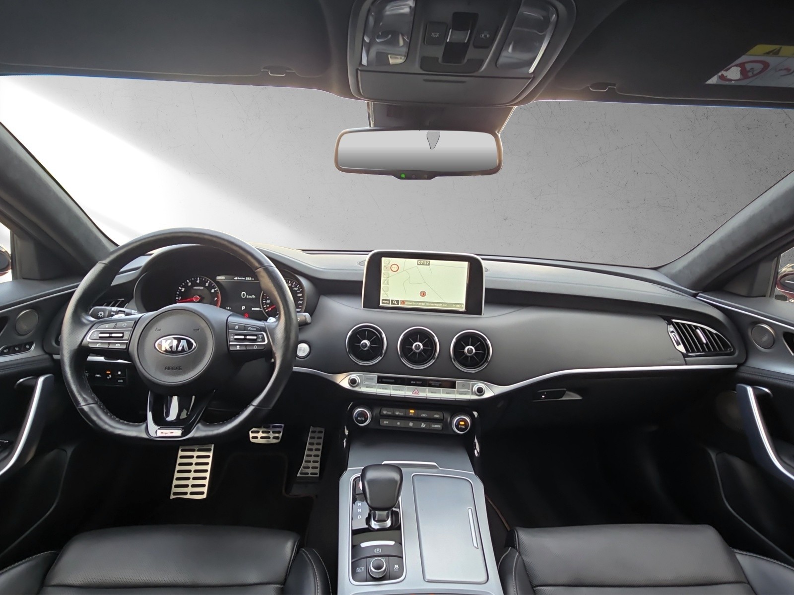 KIA Stinger 3.3 T-GDi GT Automat AWD-image-11