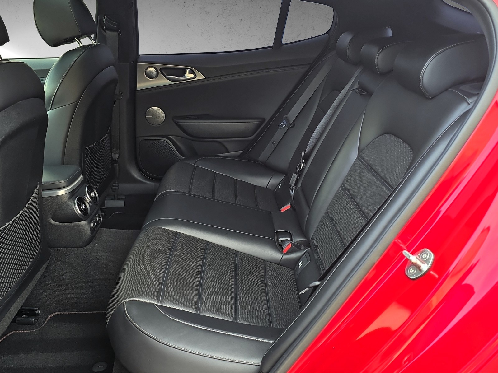 KIA Stinger 3.3 T-GDi GT Automat AWD-image-15