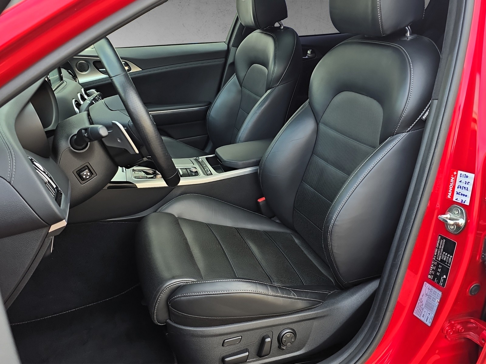 KIA Stinger 3.3 T-GDi GT Automat AWD-image-9