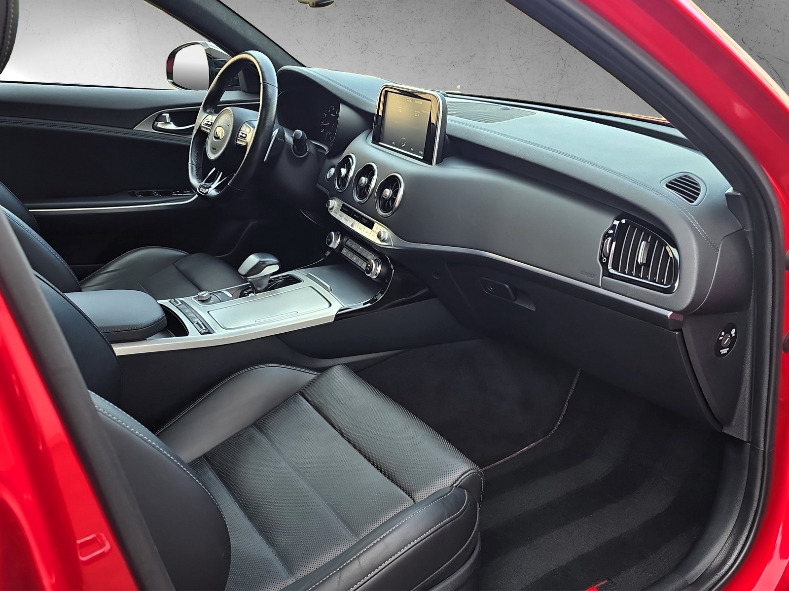 KIA Stinger 3.3 T-GDi GT Automat AWD-image-10
