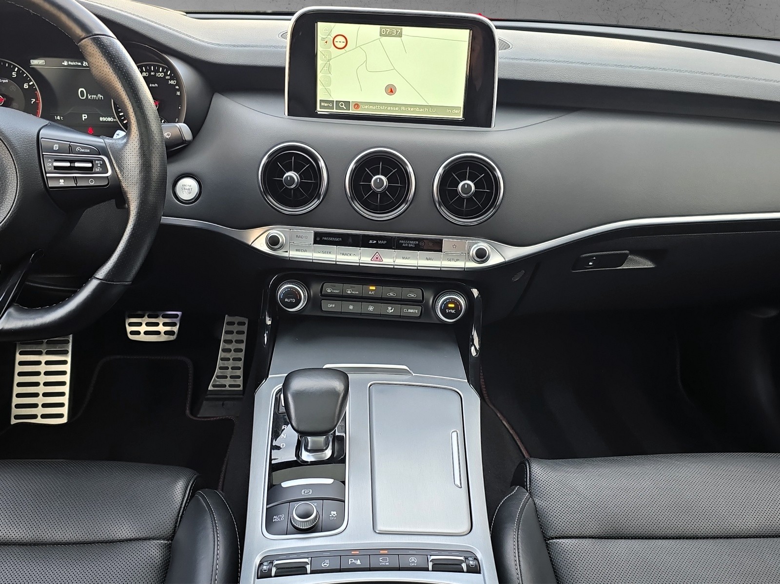 KIA Stinger 3.3 T-GDi GT Automat AWD-image-12