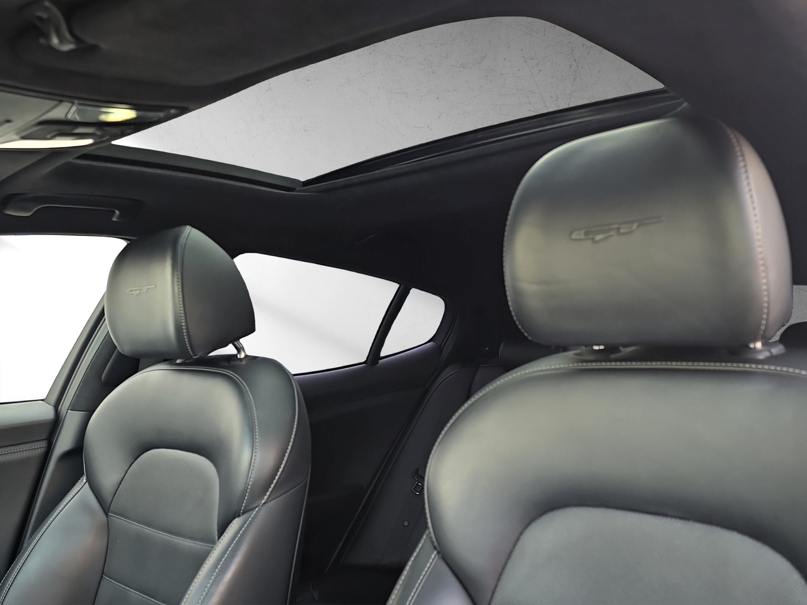 KIA Stinger 3.3 T-GDi GT Automat AWD-image-14